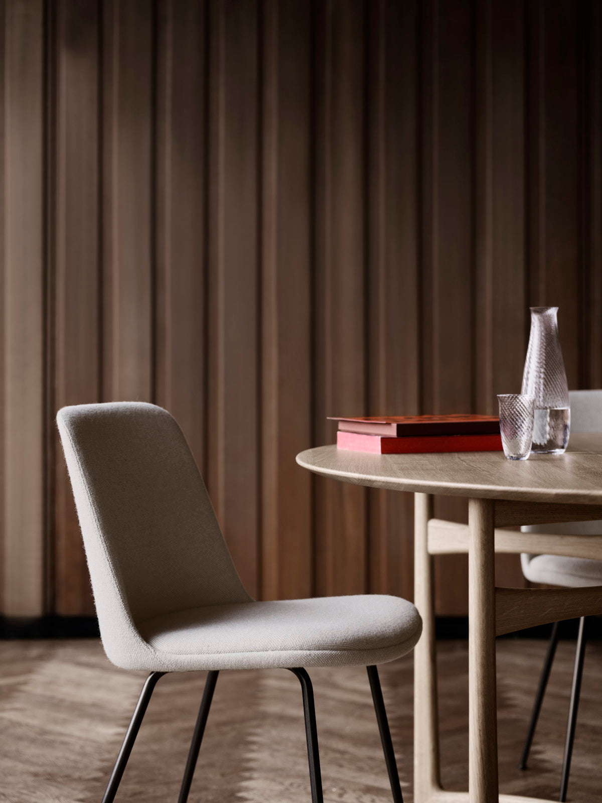 Rely Chair HW9 - Fully Upholstered with Seat Pad