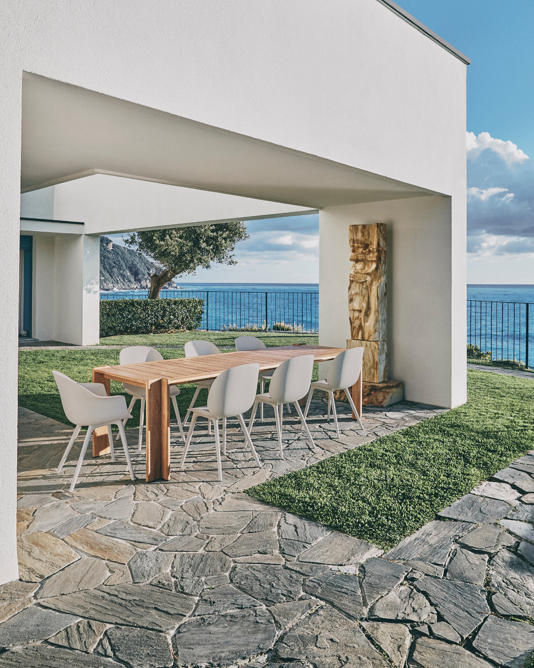 Atmosfera Dining Table