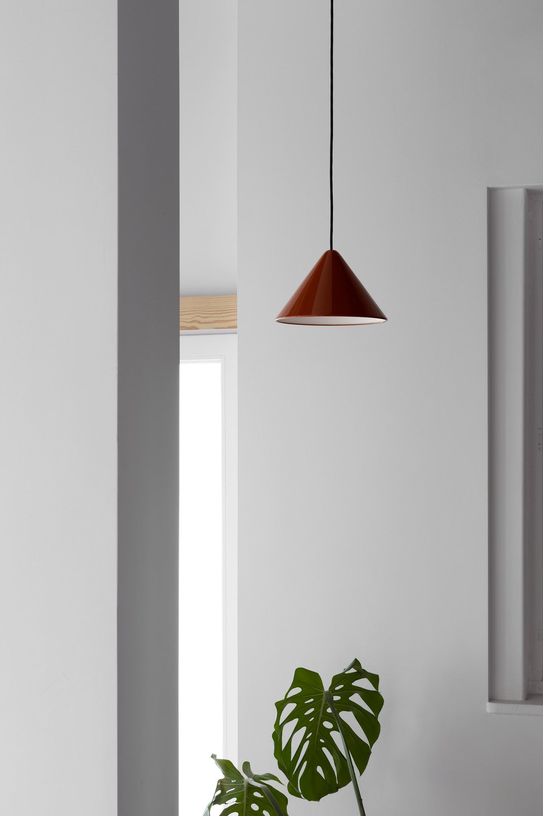 Compass Pendant - Pompeian Red