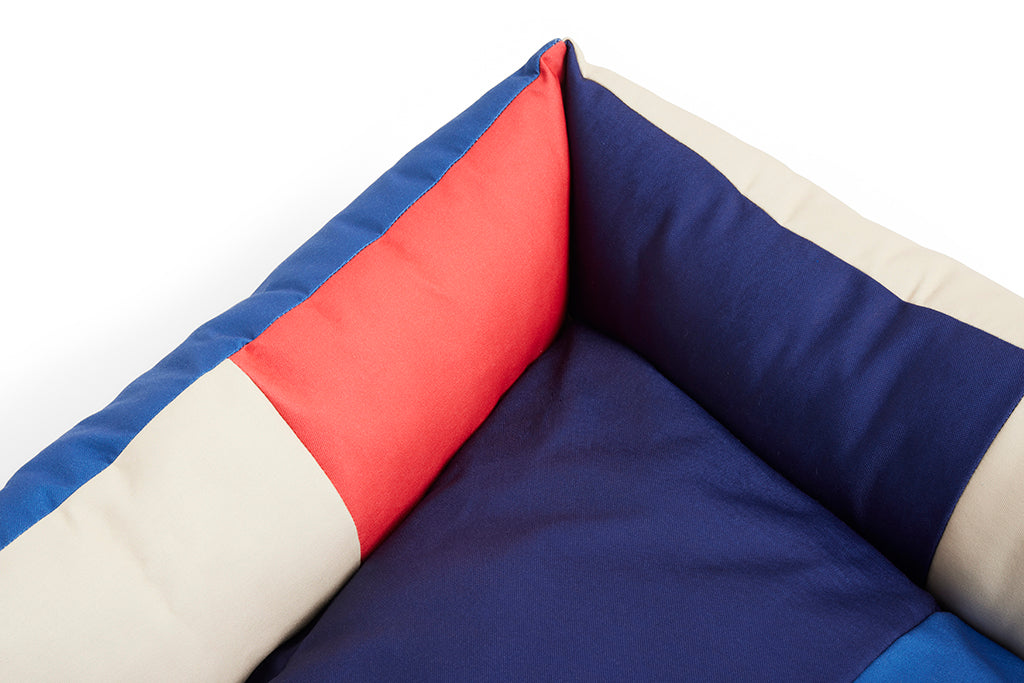 HAY Dogs Bed - Medium - Red, Blue