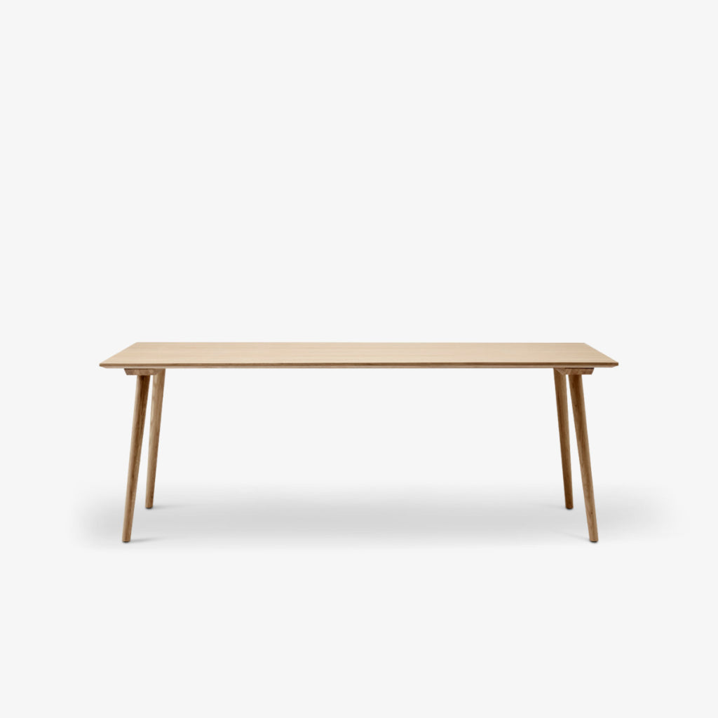 In Between SK5 Dining Table
