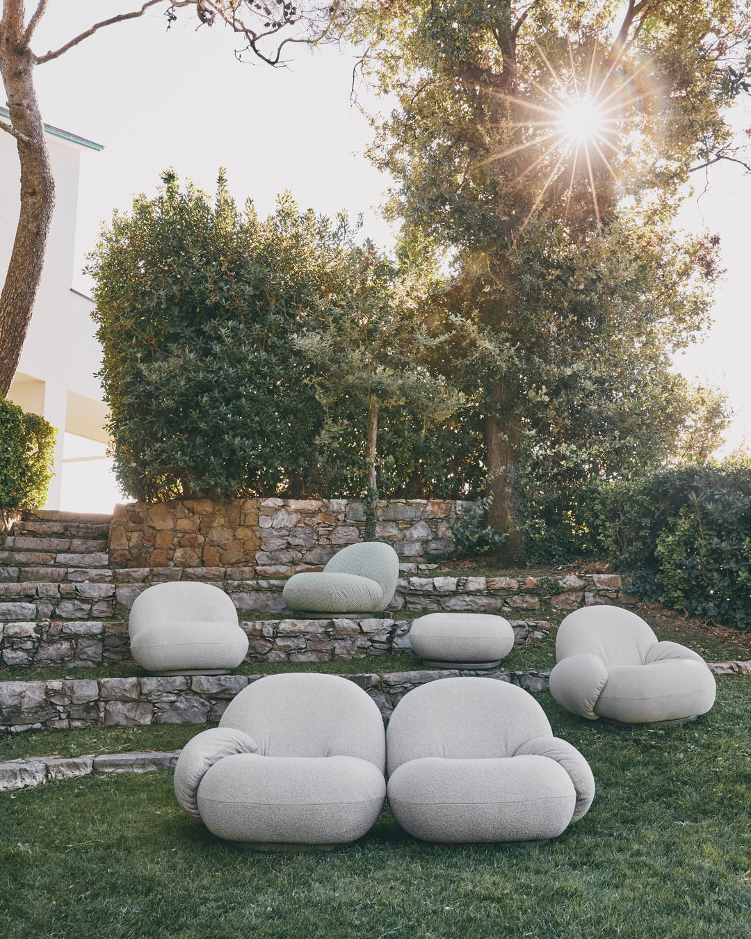 Pacha Outdoor Lounge Chair with armrest - Fully Upholstered, Swivel