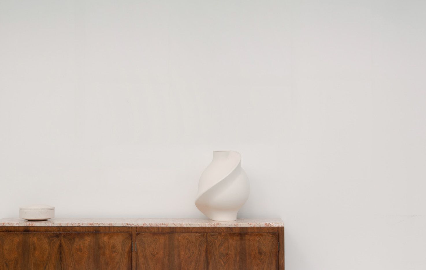 Ceramic Pirout Vase 01 - Raw White