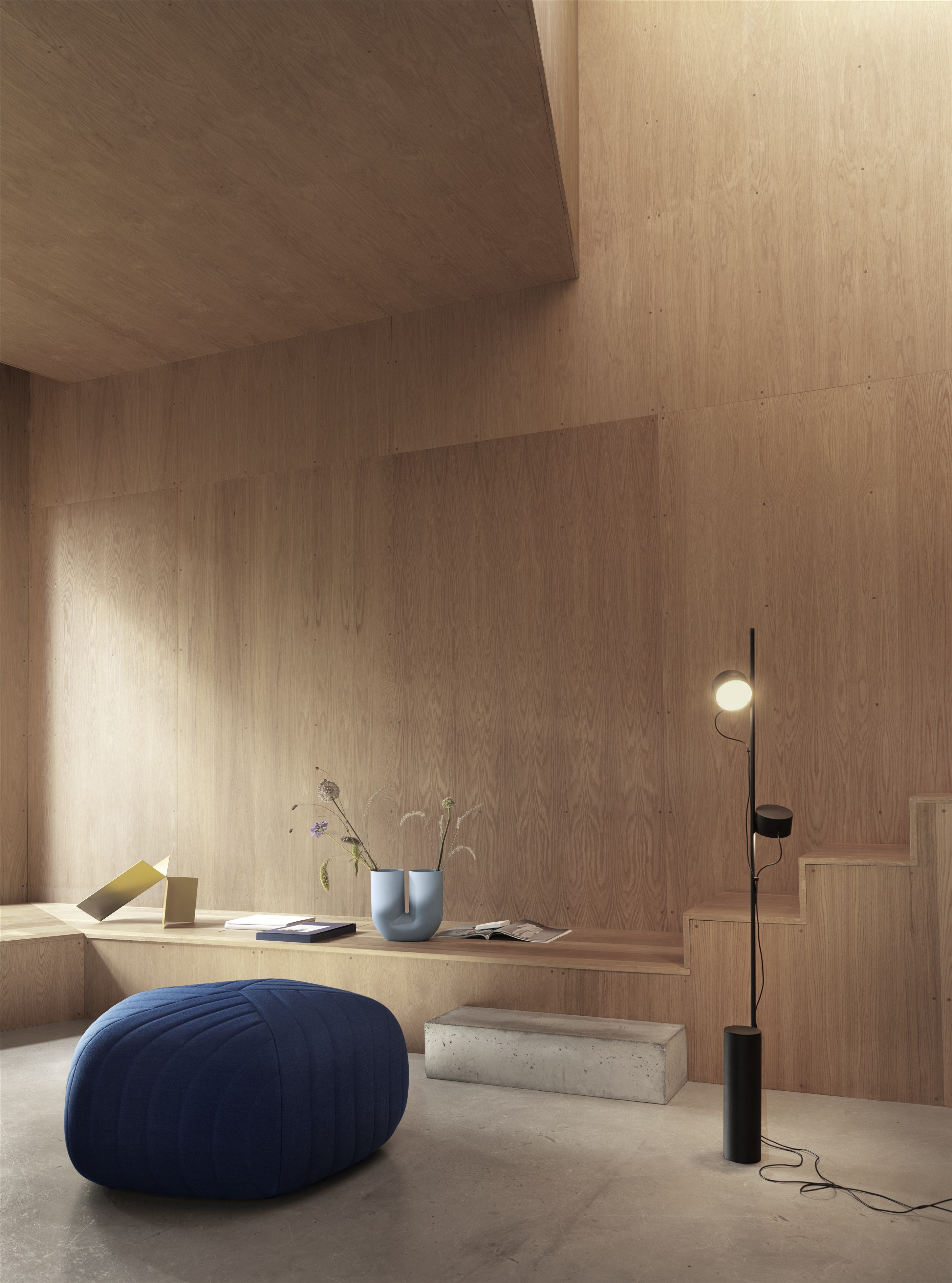Post Floor Lamp - Black