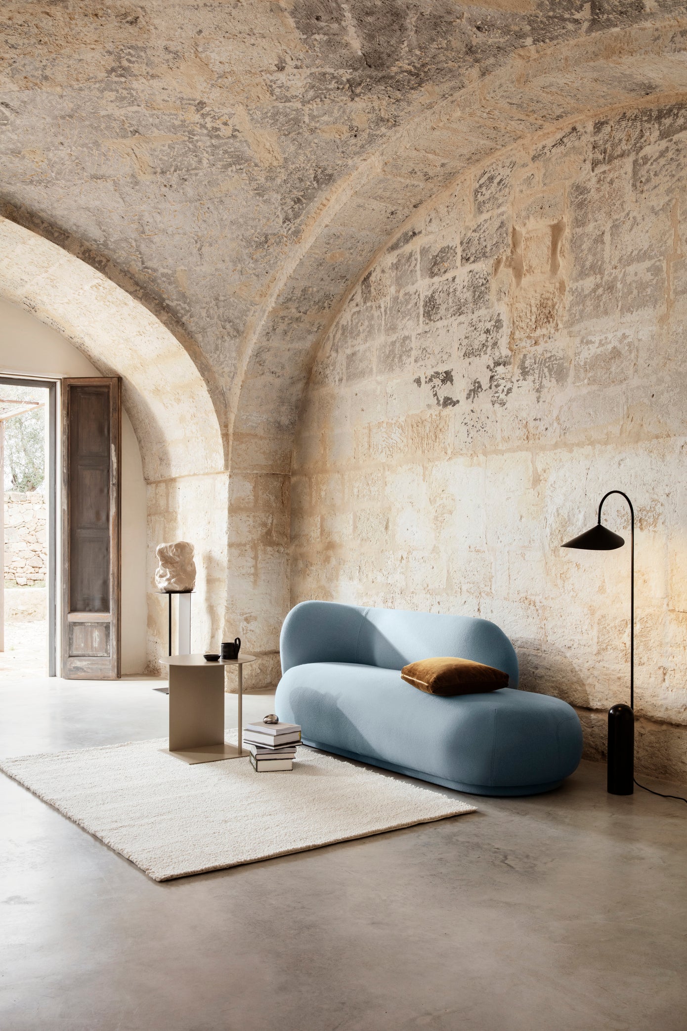 Arum Floor Lamp - Black