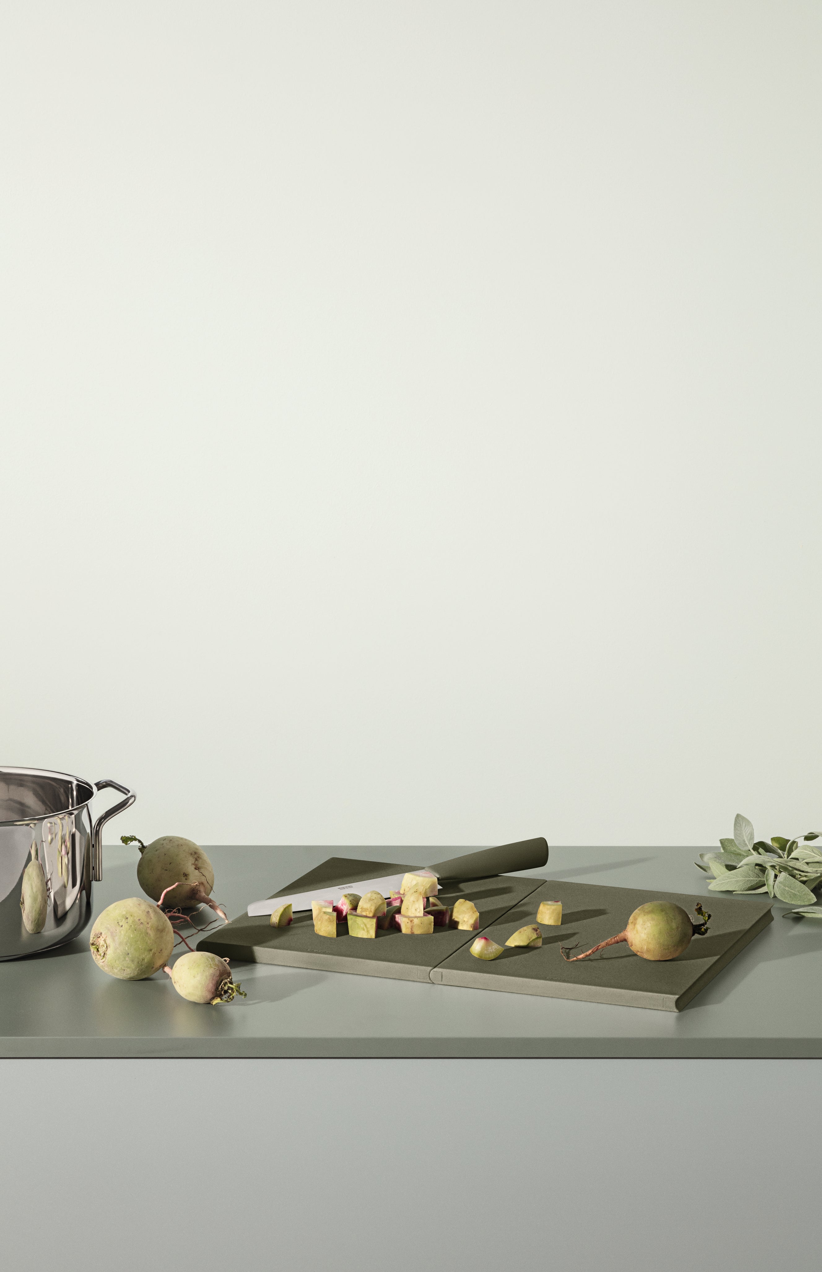 DoubleUp Cutting Board Green Tool