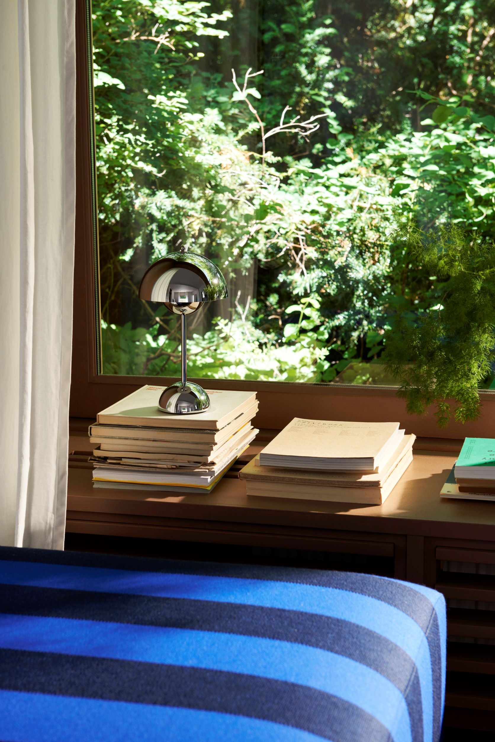Flowerpot Portable table lamp VP9 - Chrome