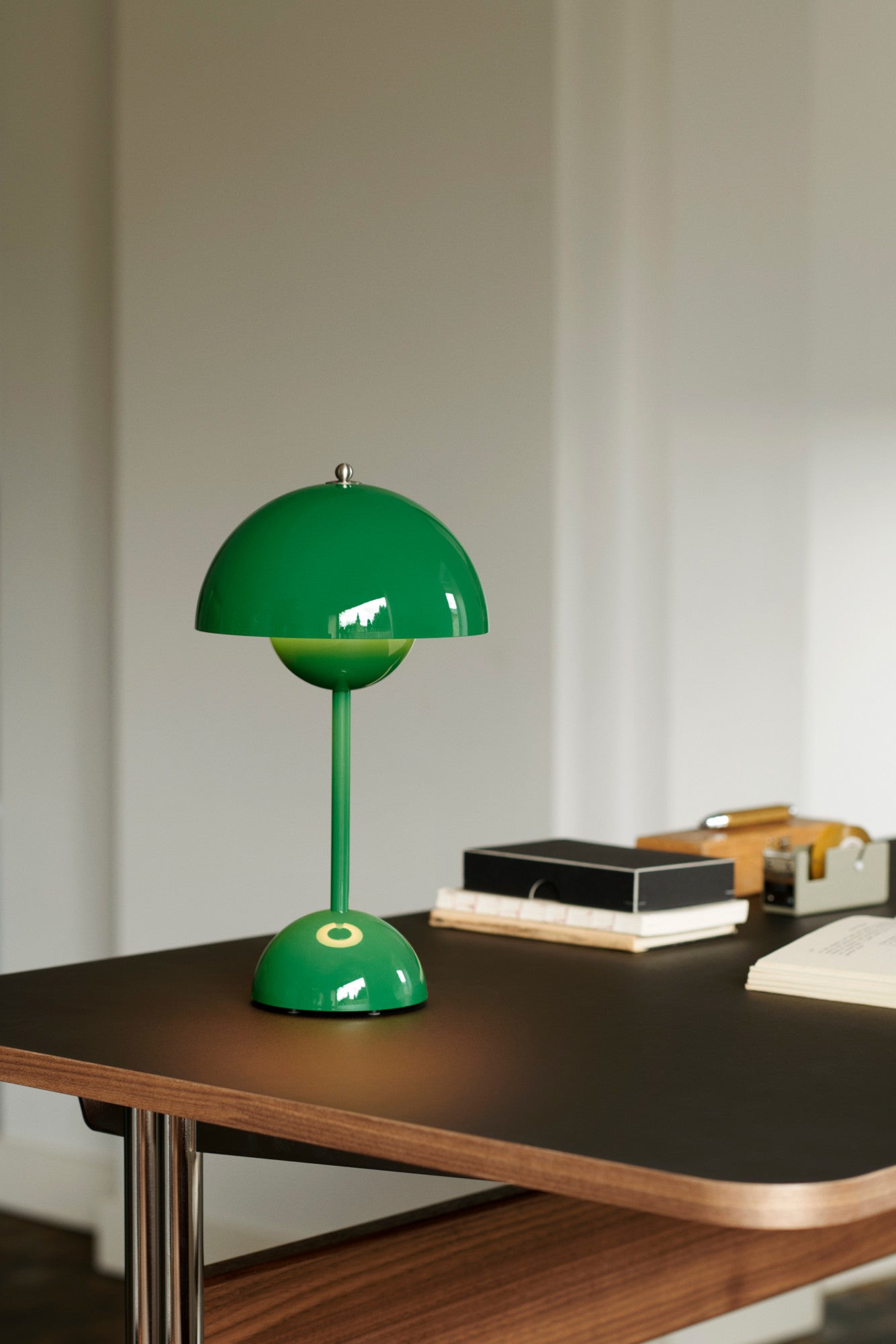 Flowerpot Portable table lamp VP9 - Signal Green
