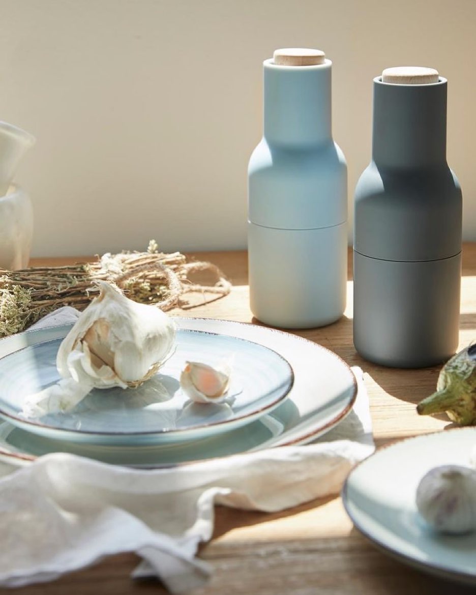 Bottle Grinder, 2-Piece - Blues with beech lid