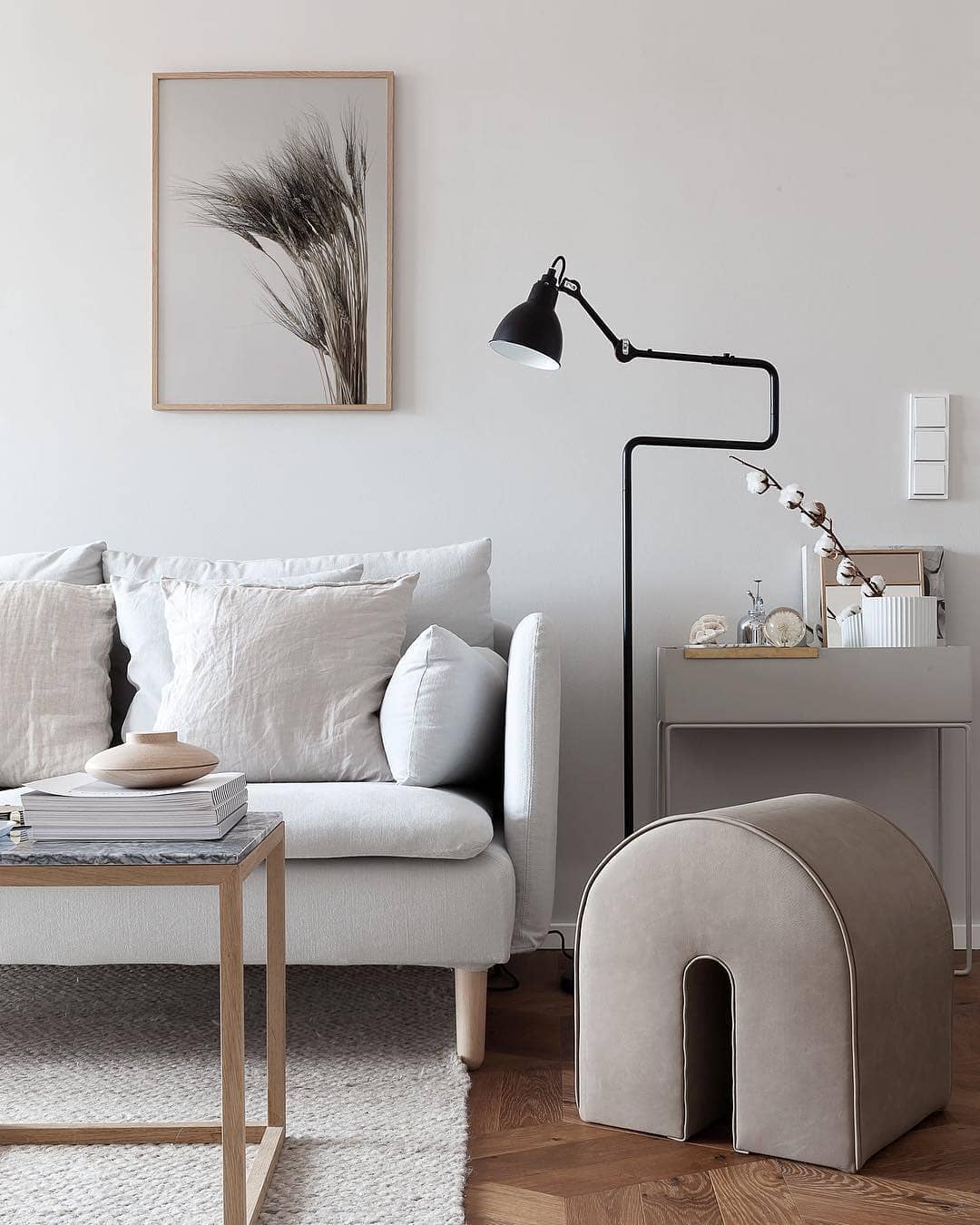 Curved Pouf | Light Brown Leather