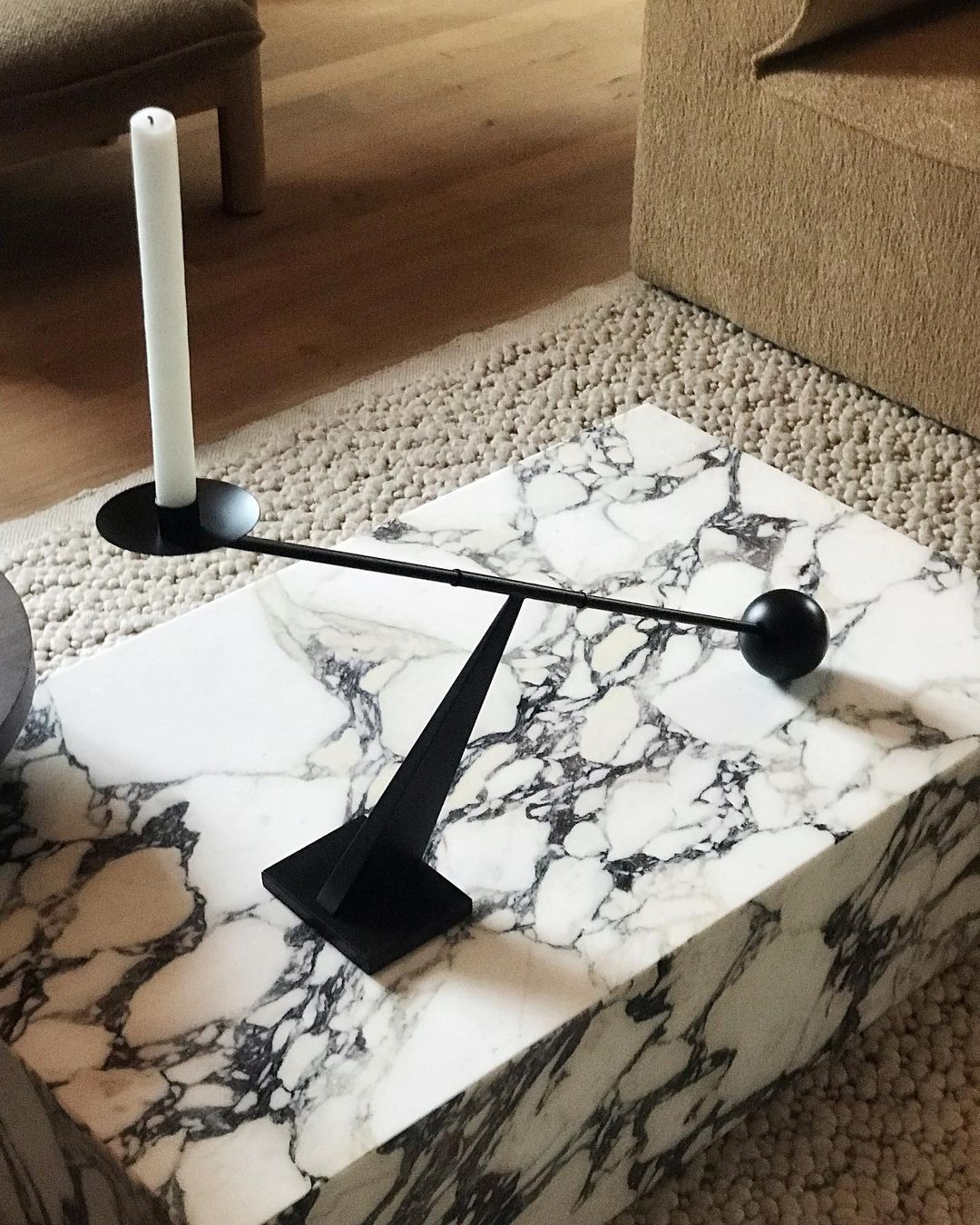 Plinth Low - Rose marble Calacatta viola