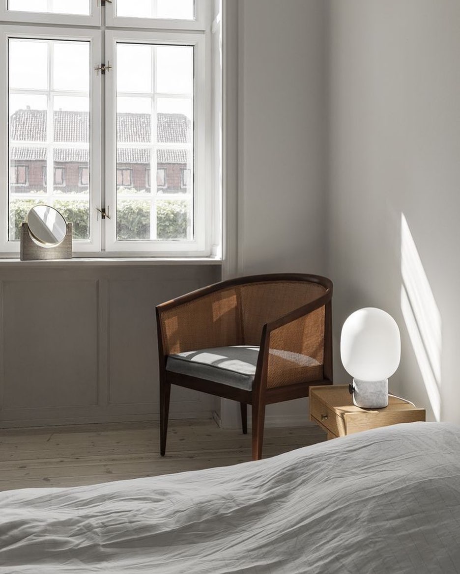 JWDA Table Lamp - White marble