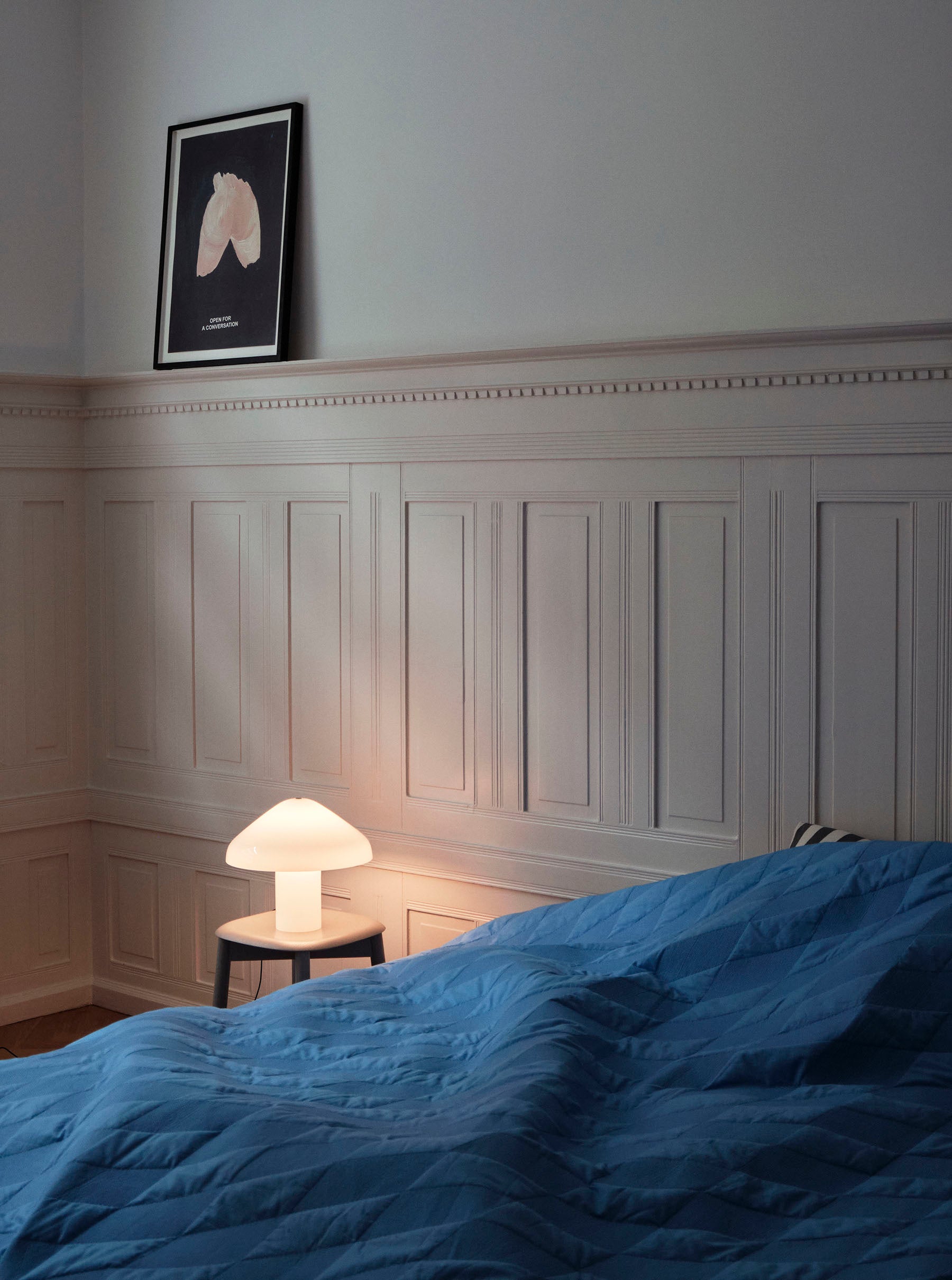 Pao Glass Table Lamp - White
