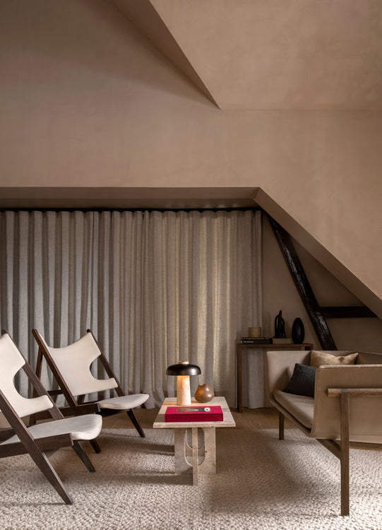 Androgyne Lounge Table, Kunis breccia sand