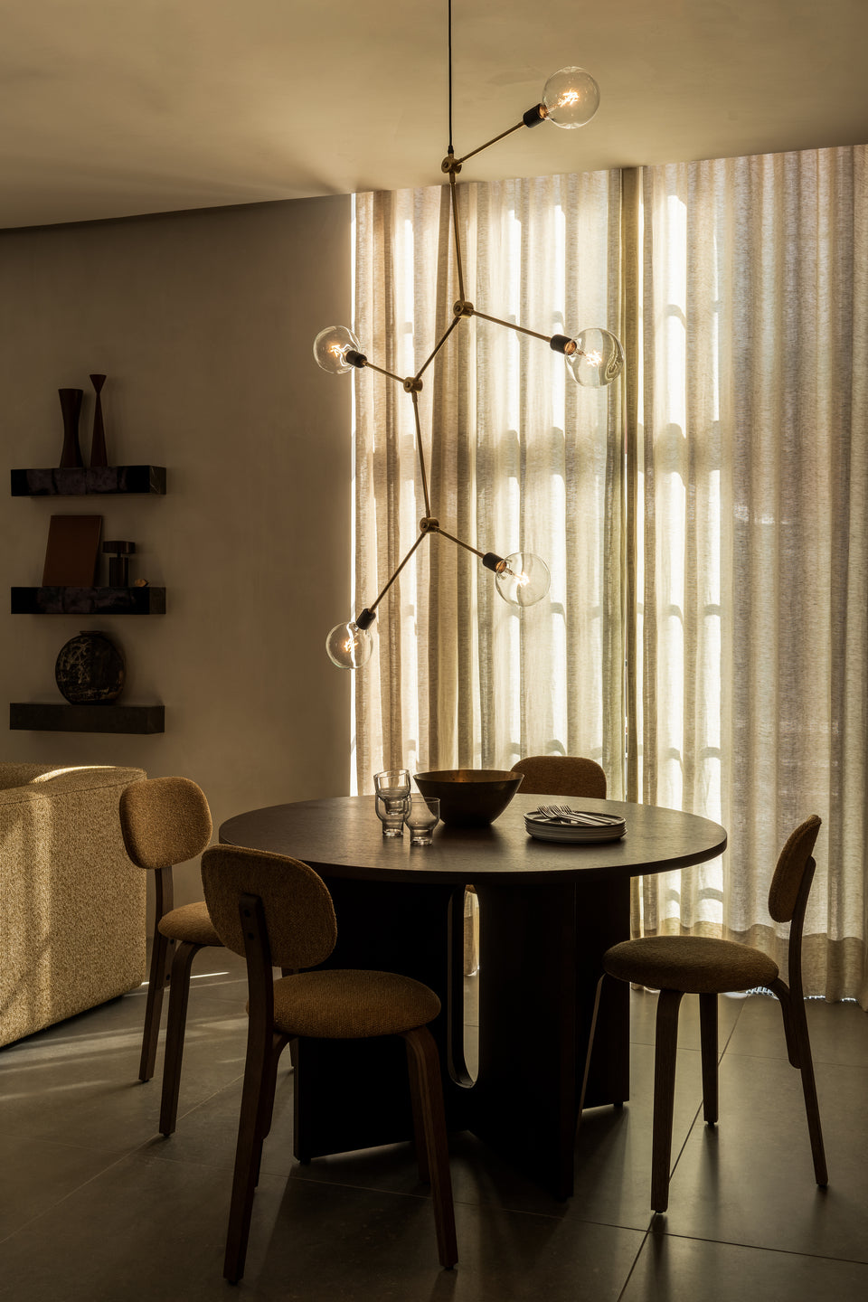 Androgyne Dining Table 120 Dark stained oak