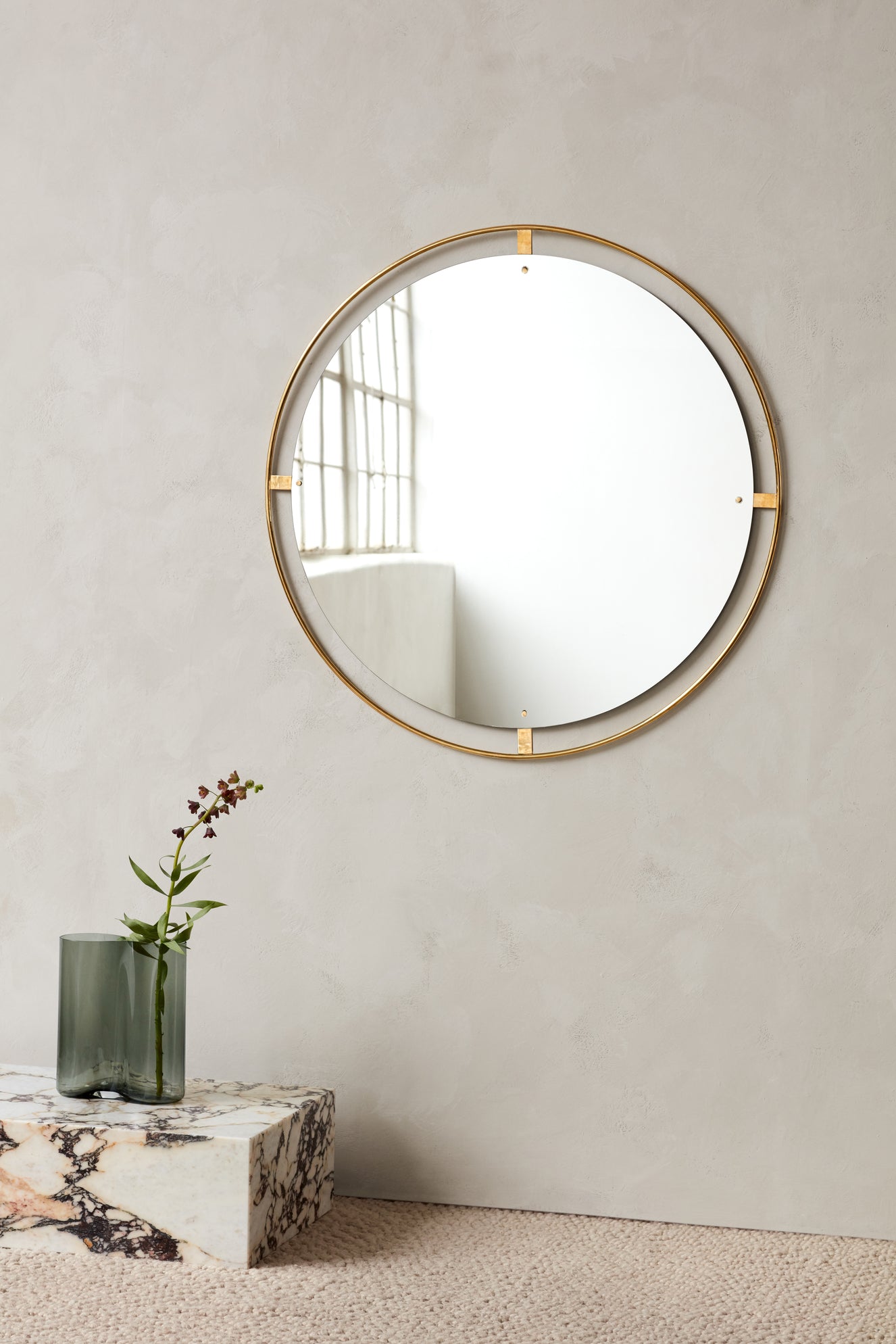 Nimbus Mirror, Ø110 - Polished brass