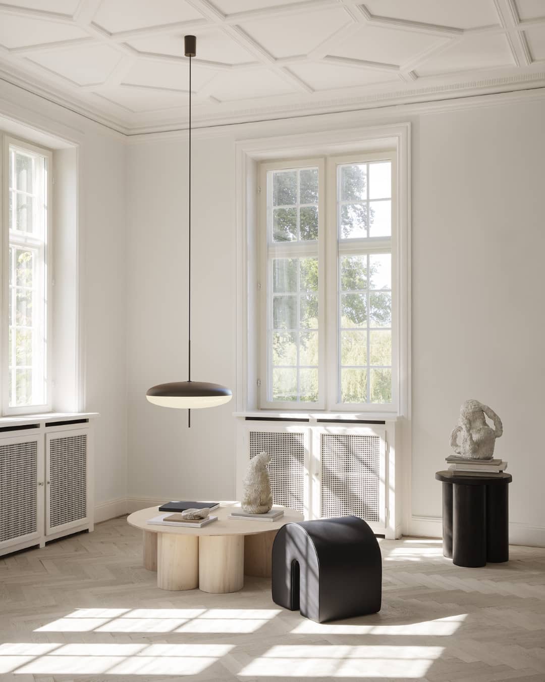 Model 2065 Suspension - Black and white diffuser, black hardware, black cable