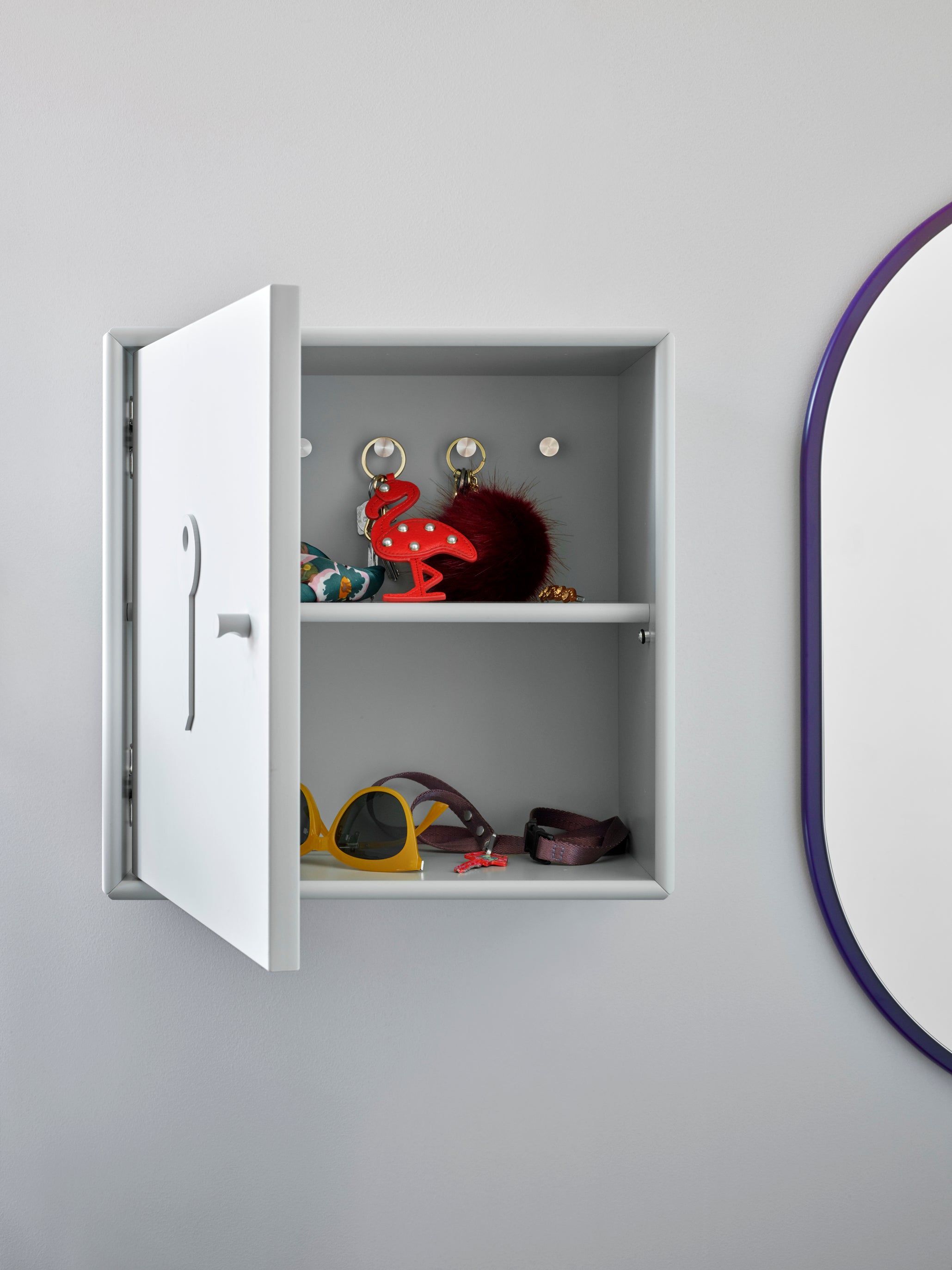 LOOK Oval Mirror