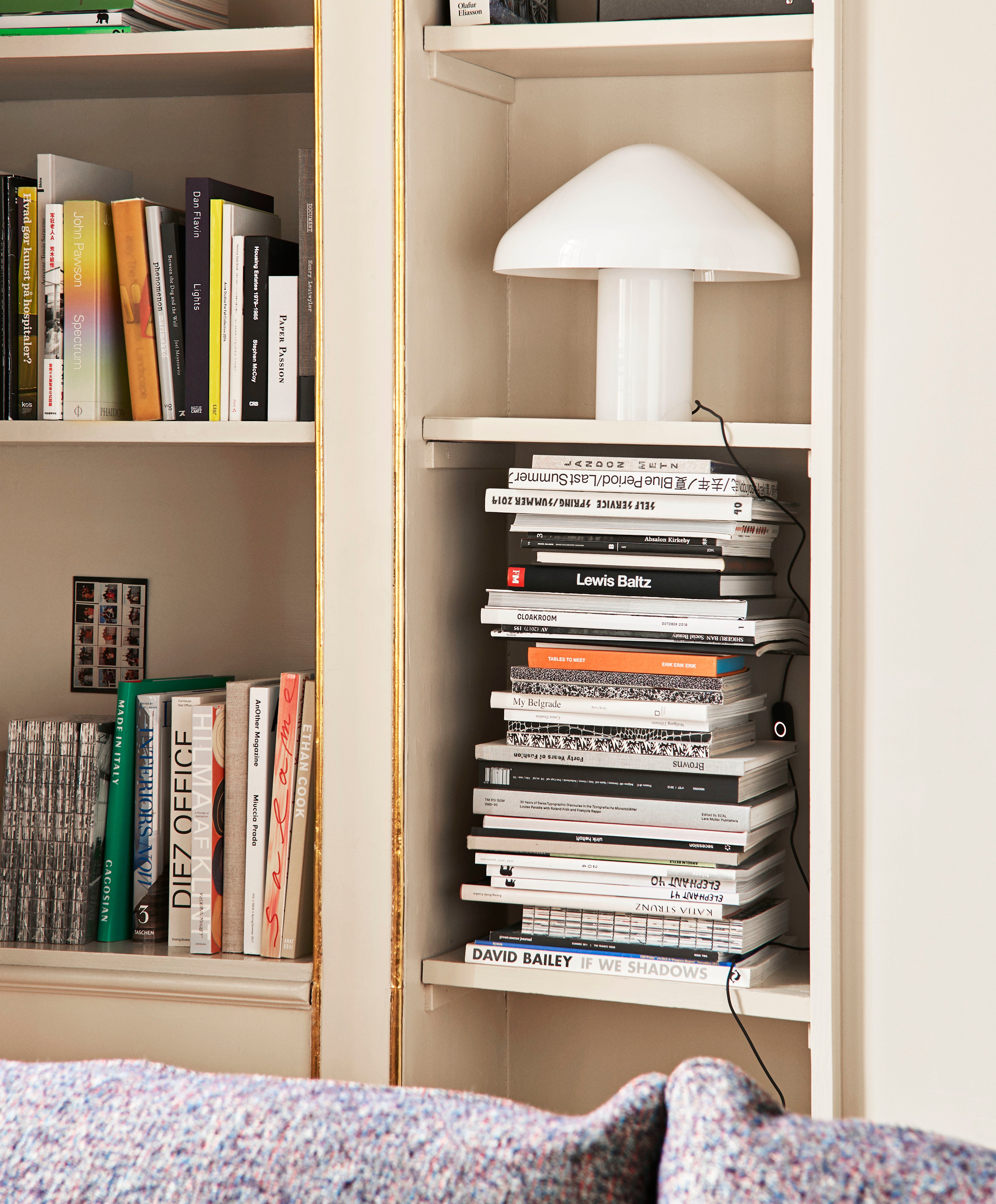 Pao Glass Table Lamp - White