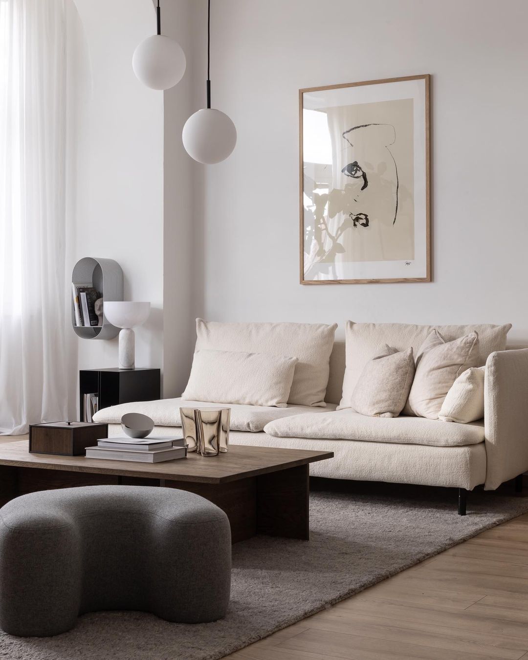 TR Bulb, Pendant - Black / Matte