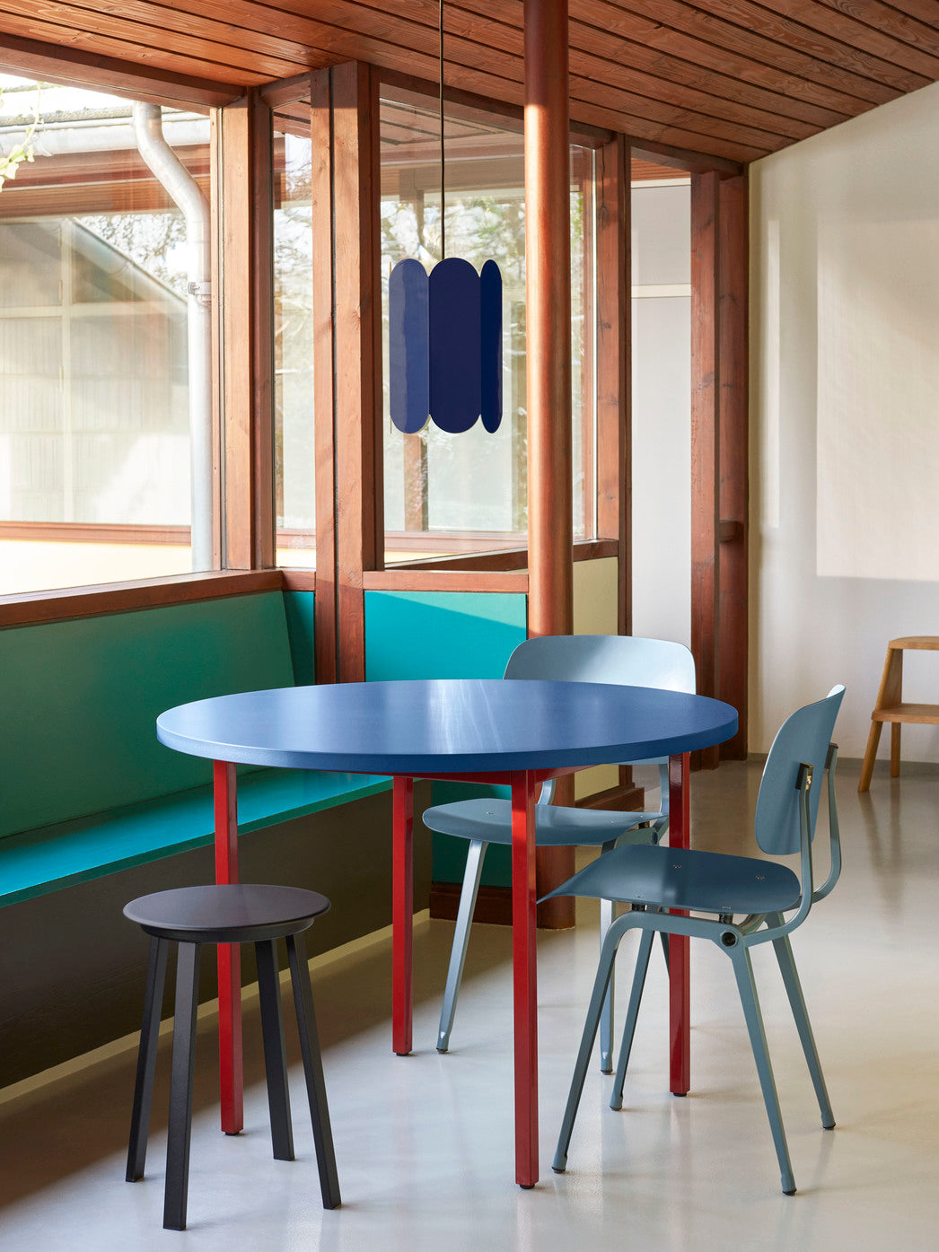 Two-Colour Round Dining Table - Maroon red, Blue