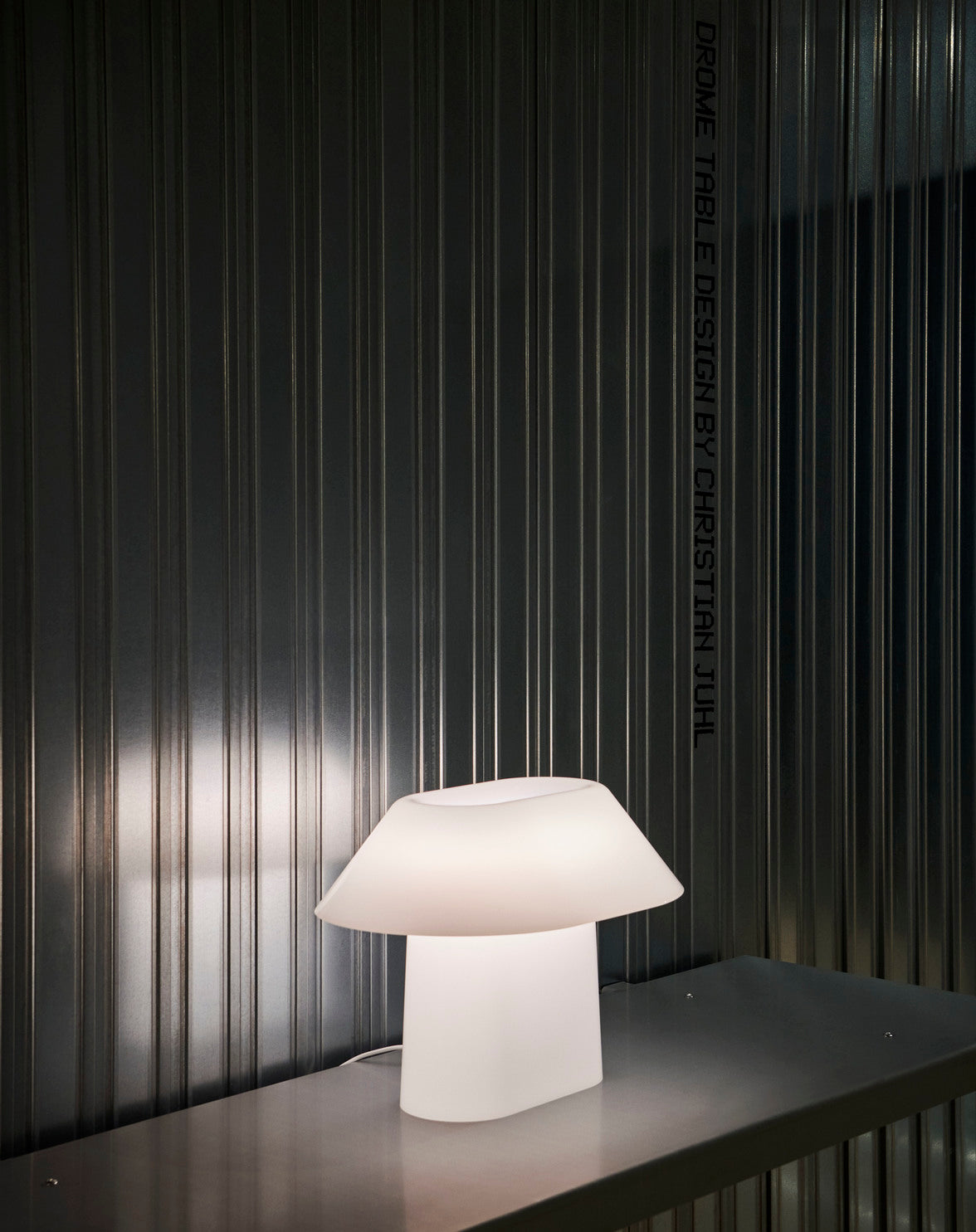 Drome Table lamp - White opal Acrylic