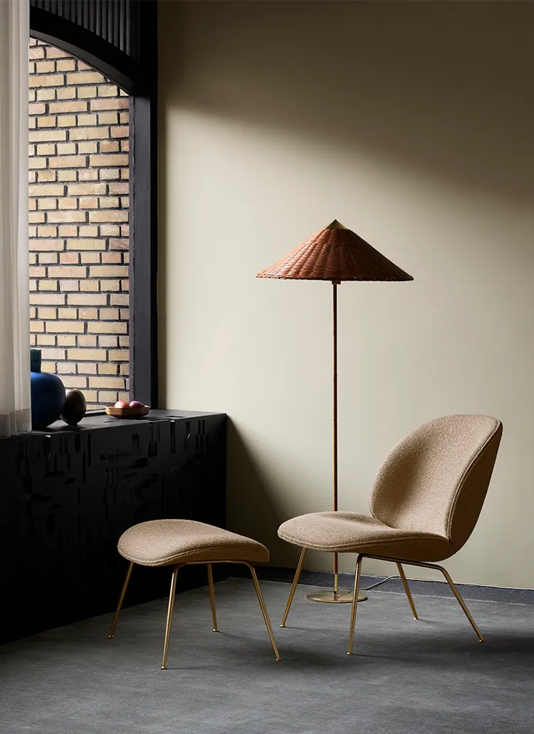 Beetle Lounge Chair - Conic Base