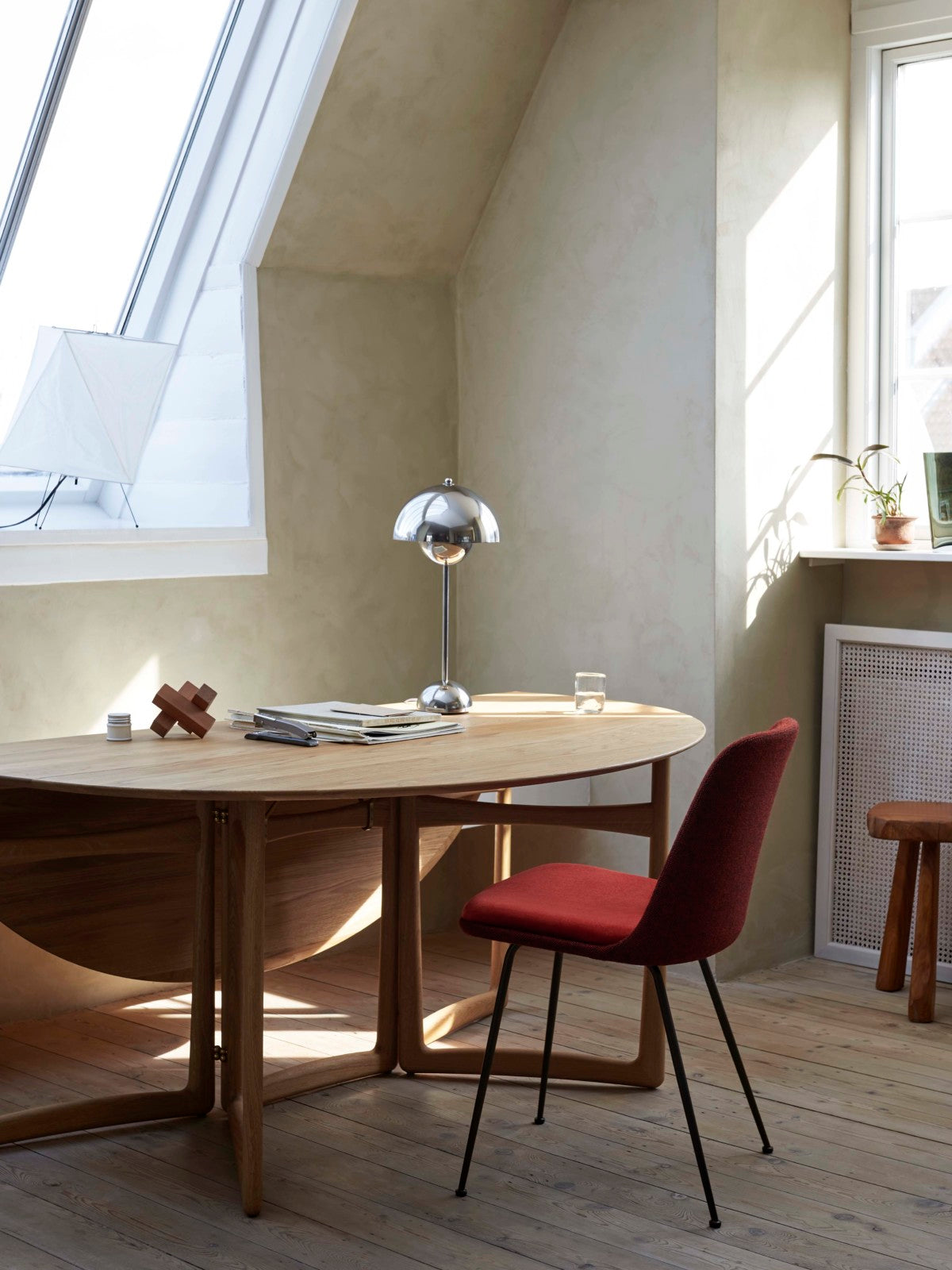 Rely Chair HW9 - Fully Upholstered with Seat Pad