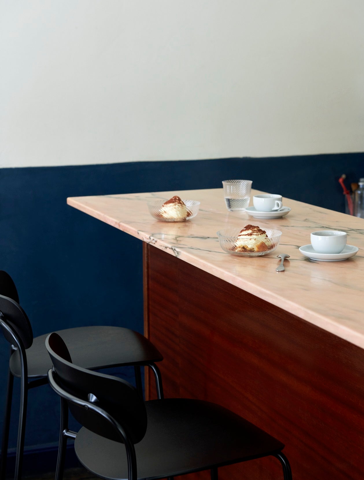Pavilion AV9 Bar chair - Lacquered Oak