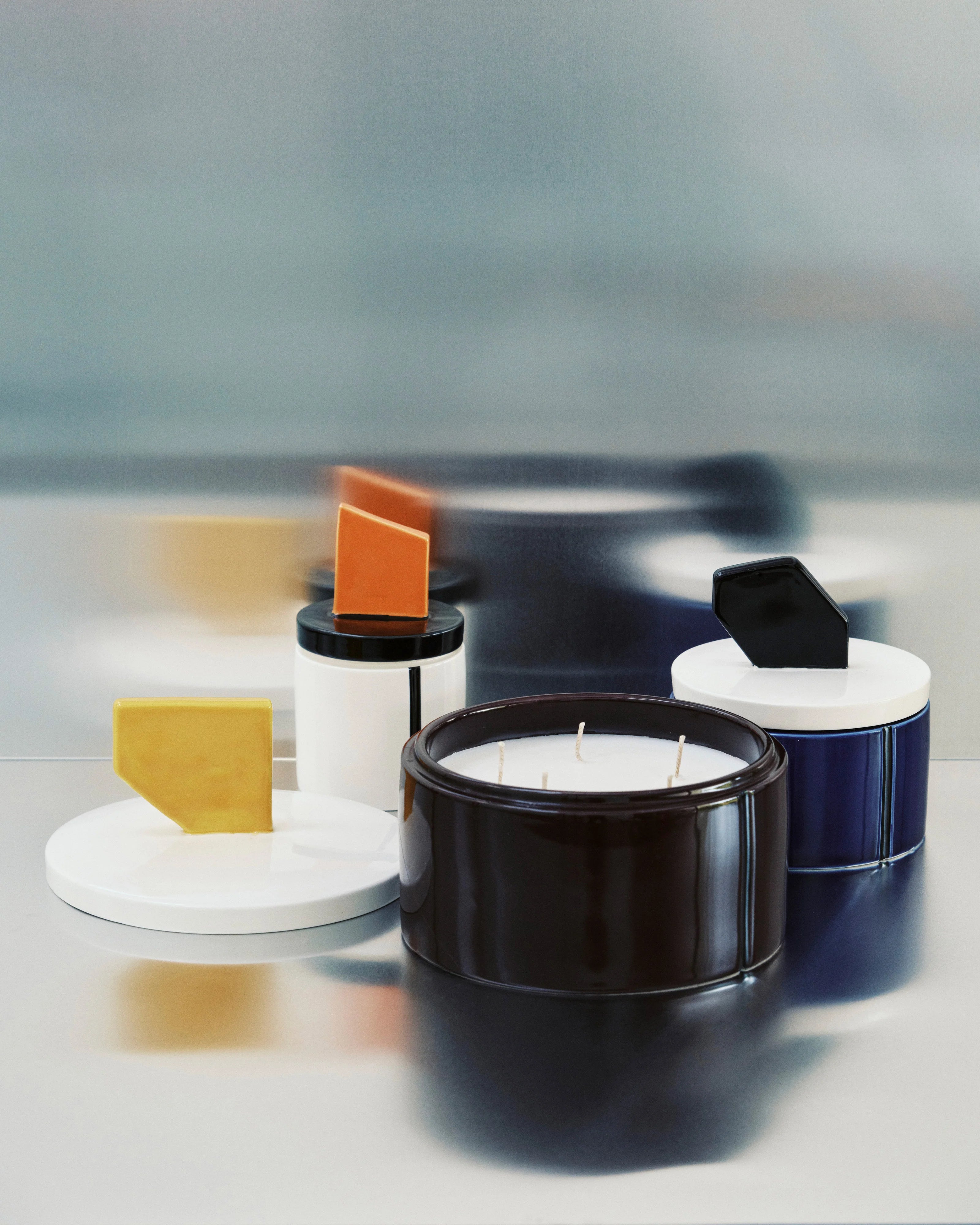 Scented candle M burgundy - yellow Candela 03