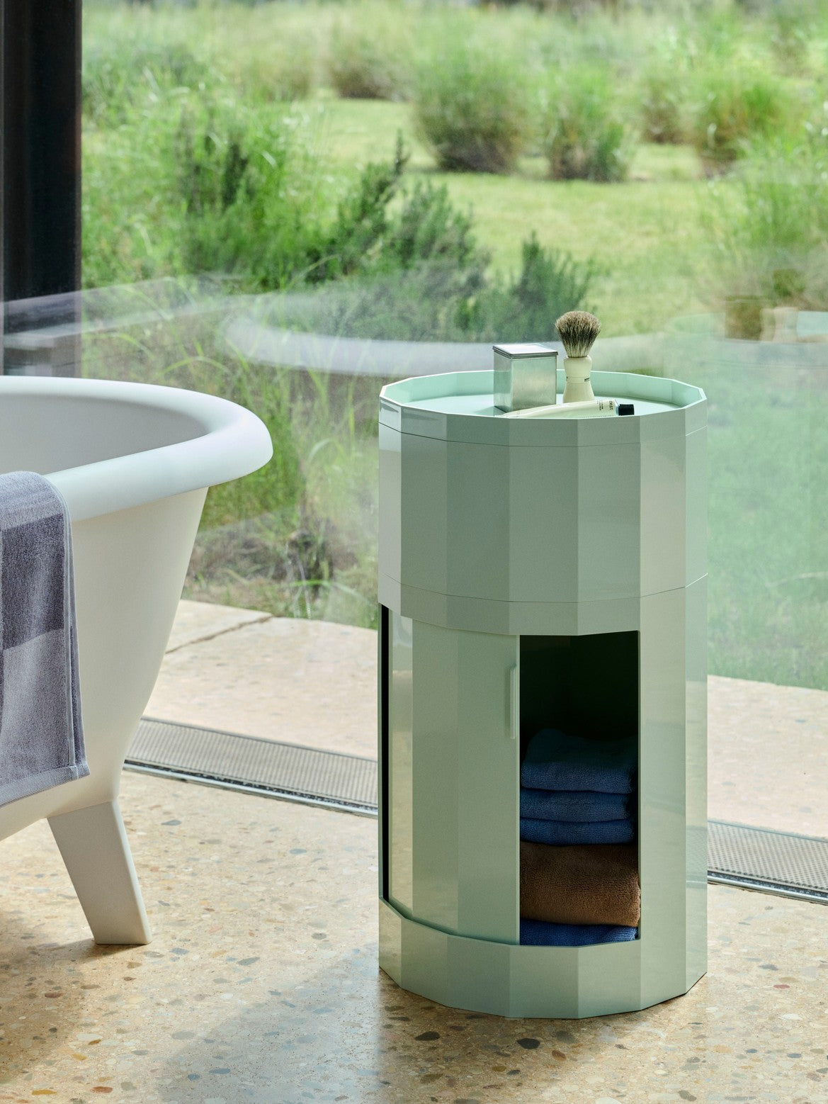 Facet Cabinet 101 incl. feet and castors - Soft Mint