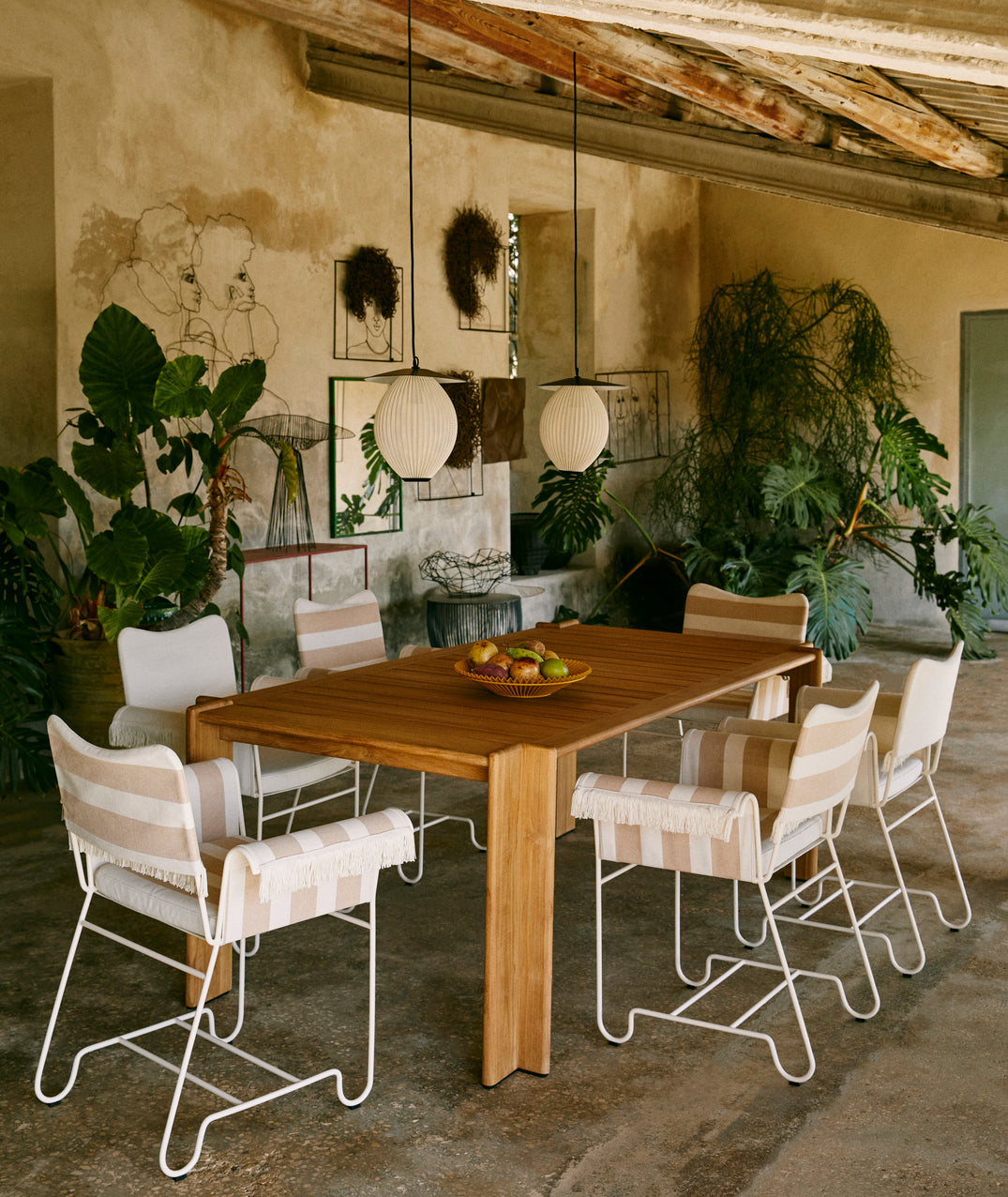 Atmosfera Dining Table
