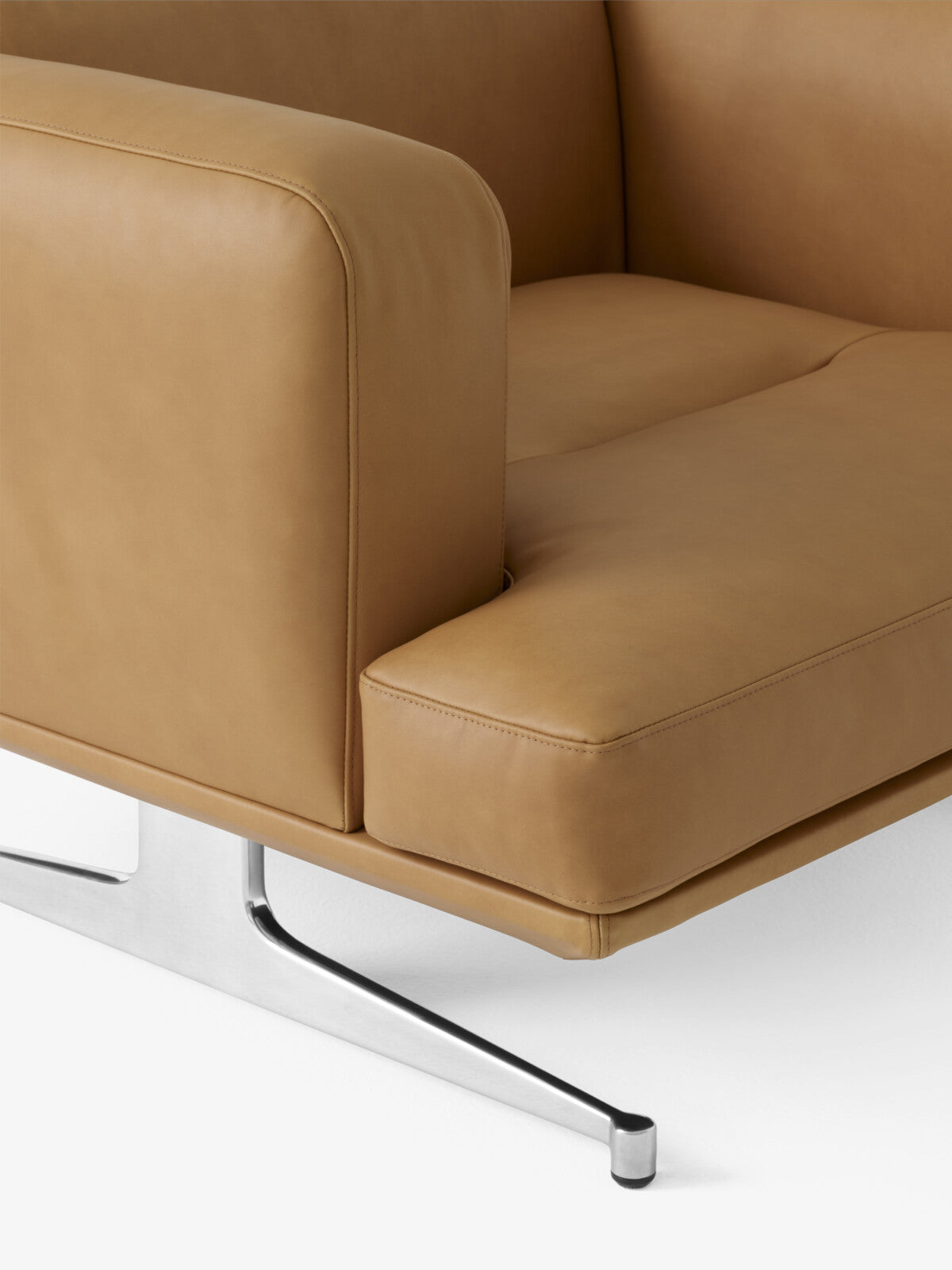 Inland AV21 Lounge Chair - Chrome legs