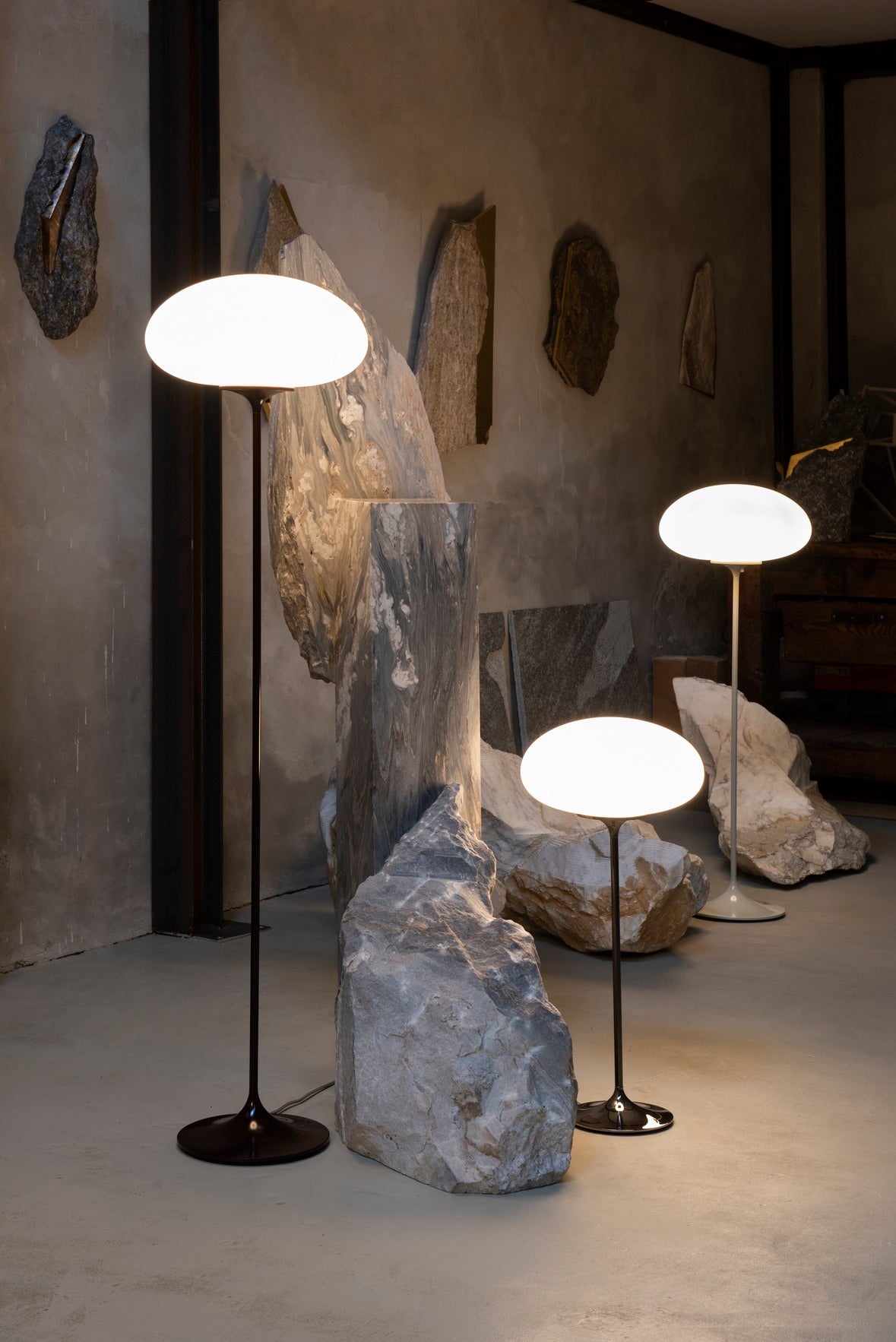 Stemlite Floor Lamp - Black Chrome