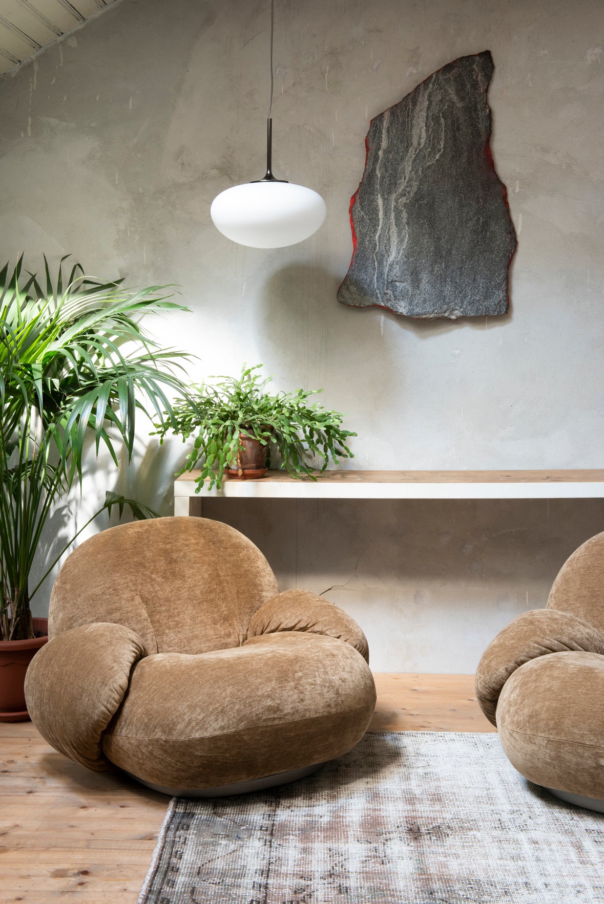Pacha Lounge Chair With Armrest