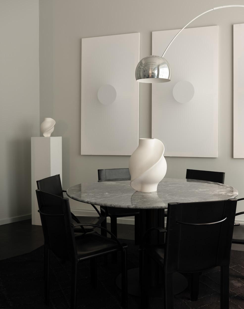 Ceramic Pirout Vase 02 - Raw White