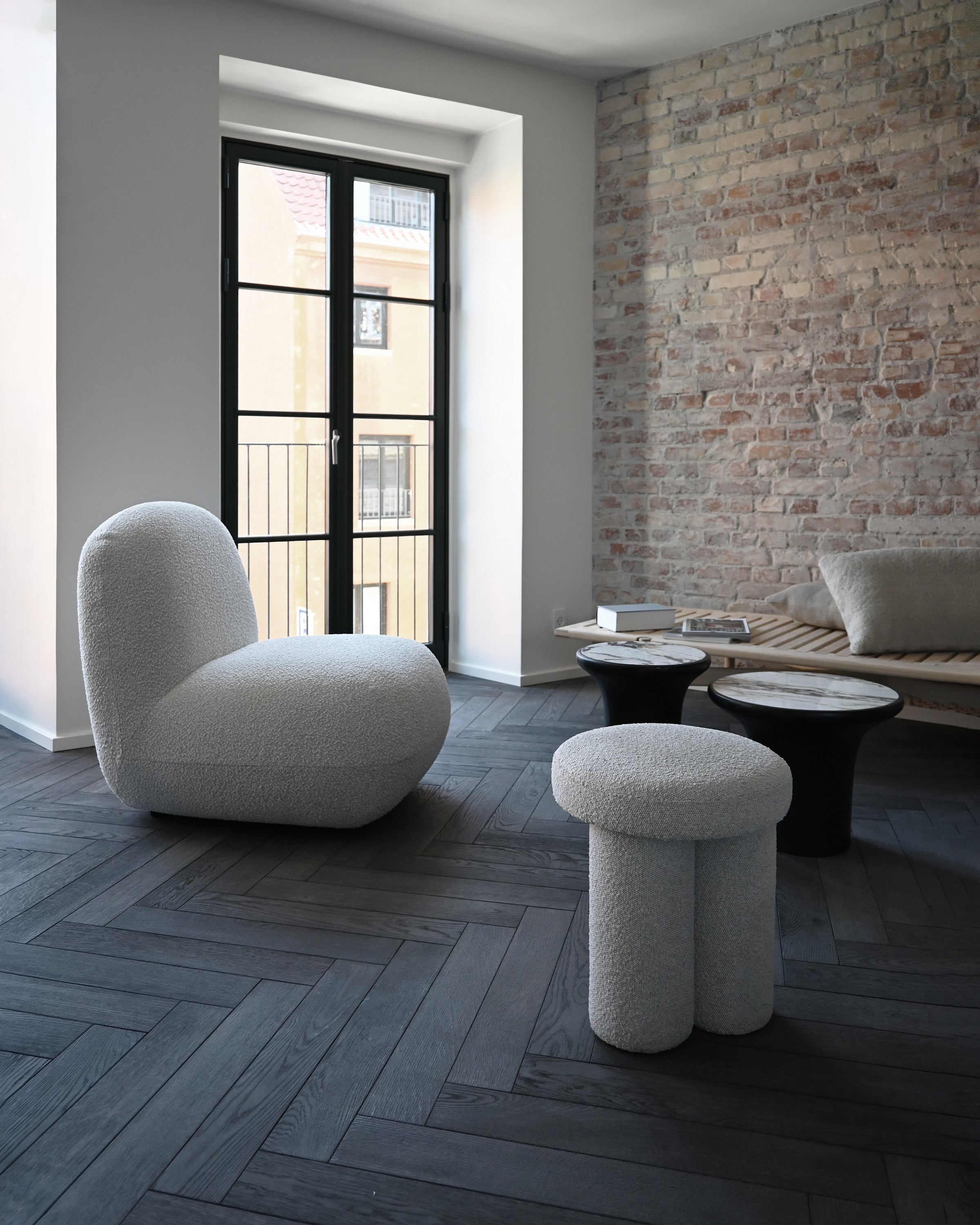 Toe Chair, Flat - Taupe