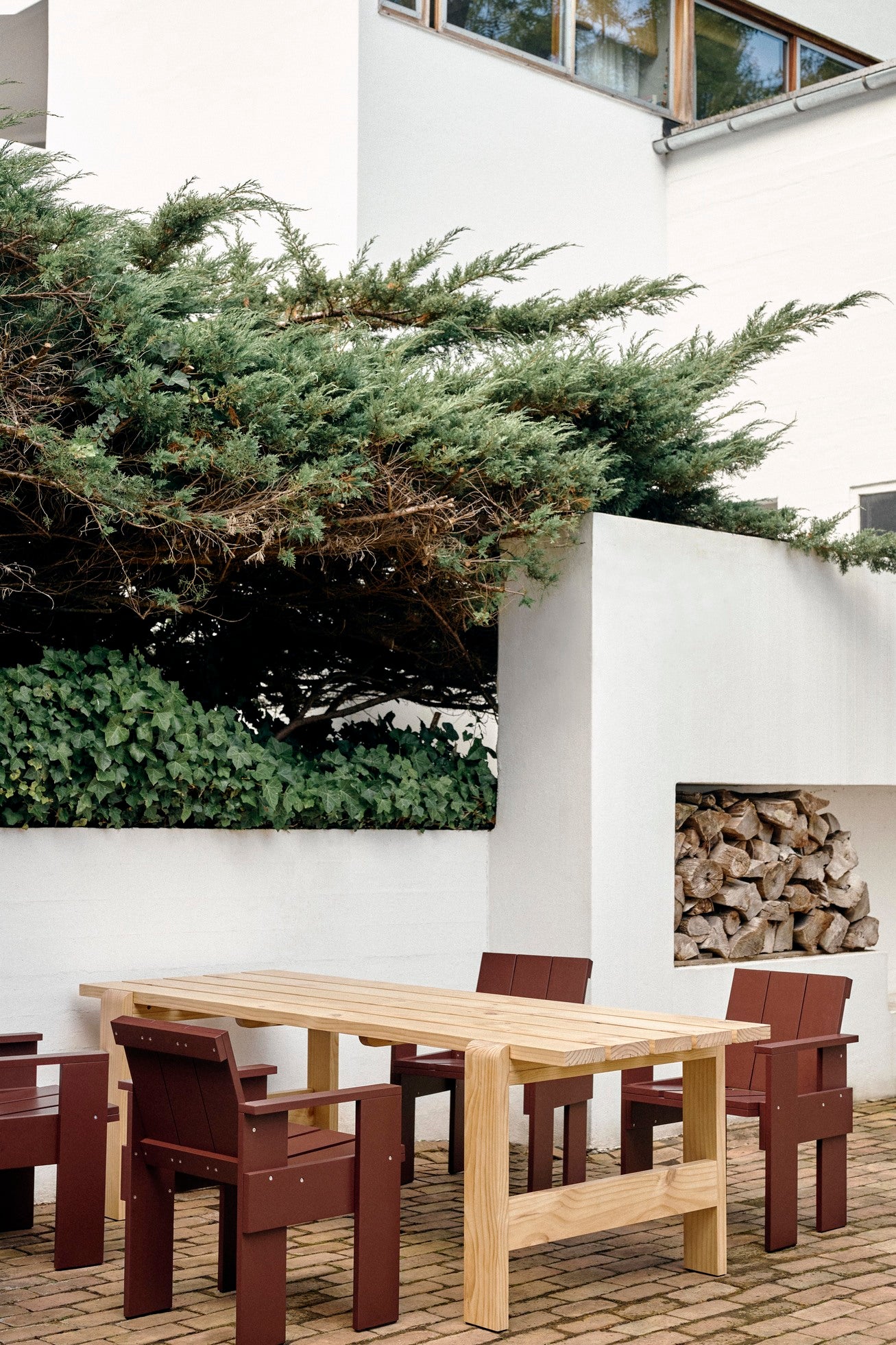 Weekday Table  L 180