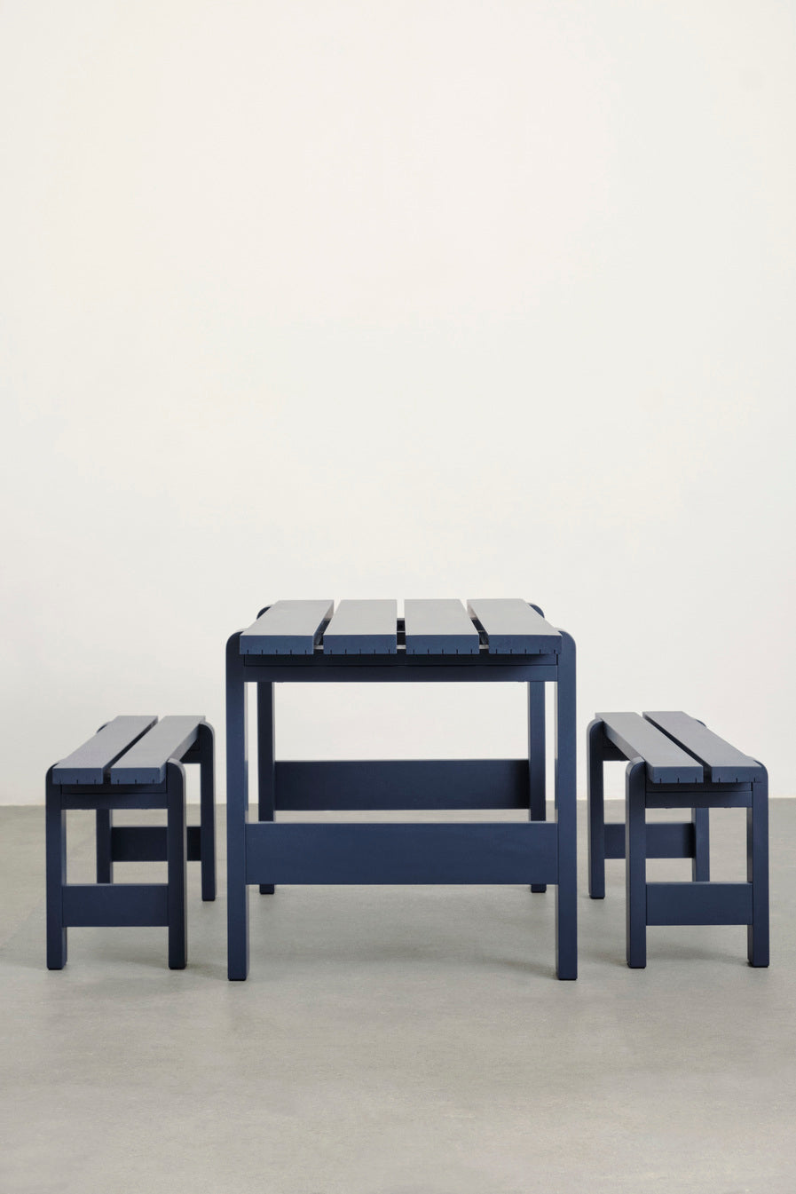 Weekday Table  L 180