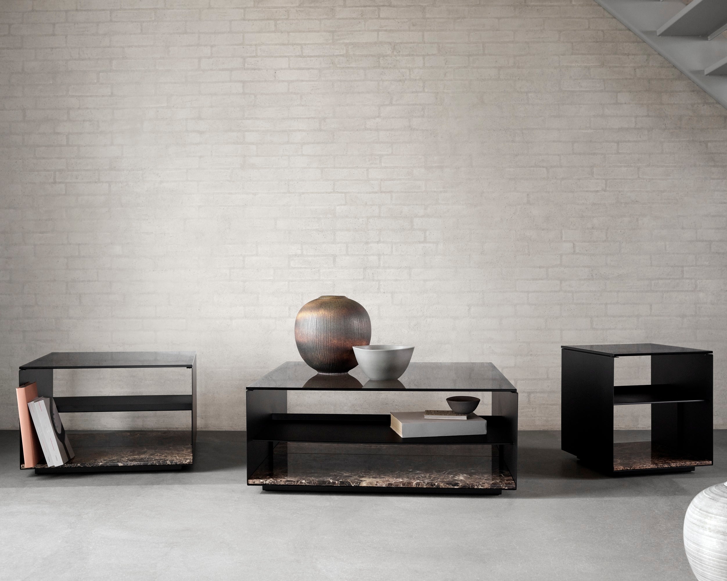 Expose Side Table