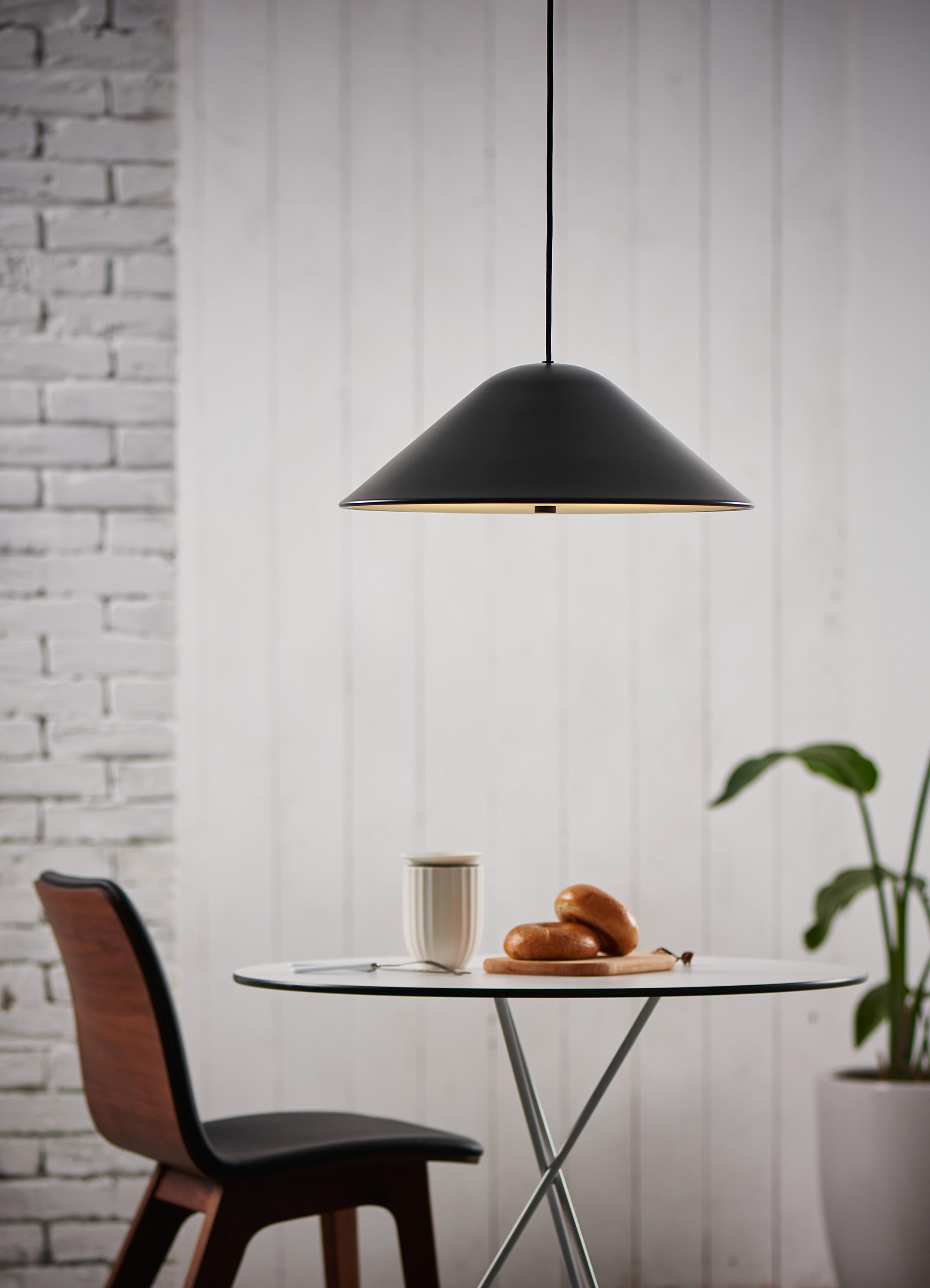 Damo Pendant