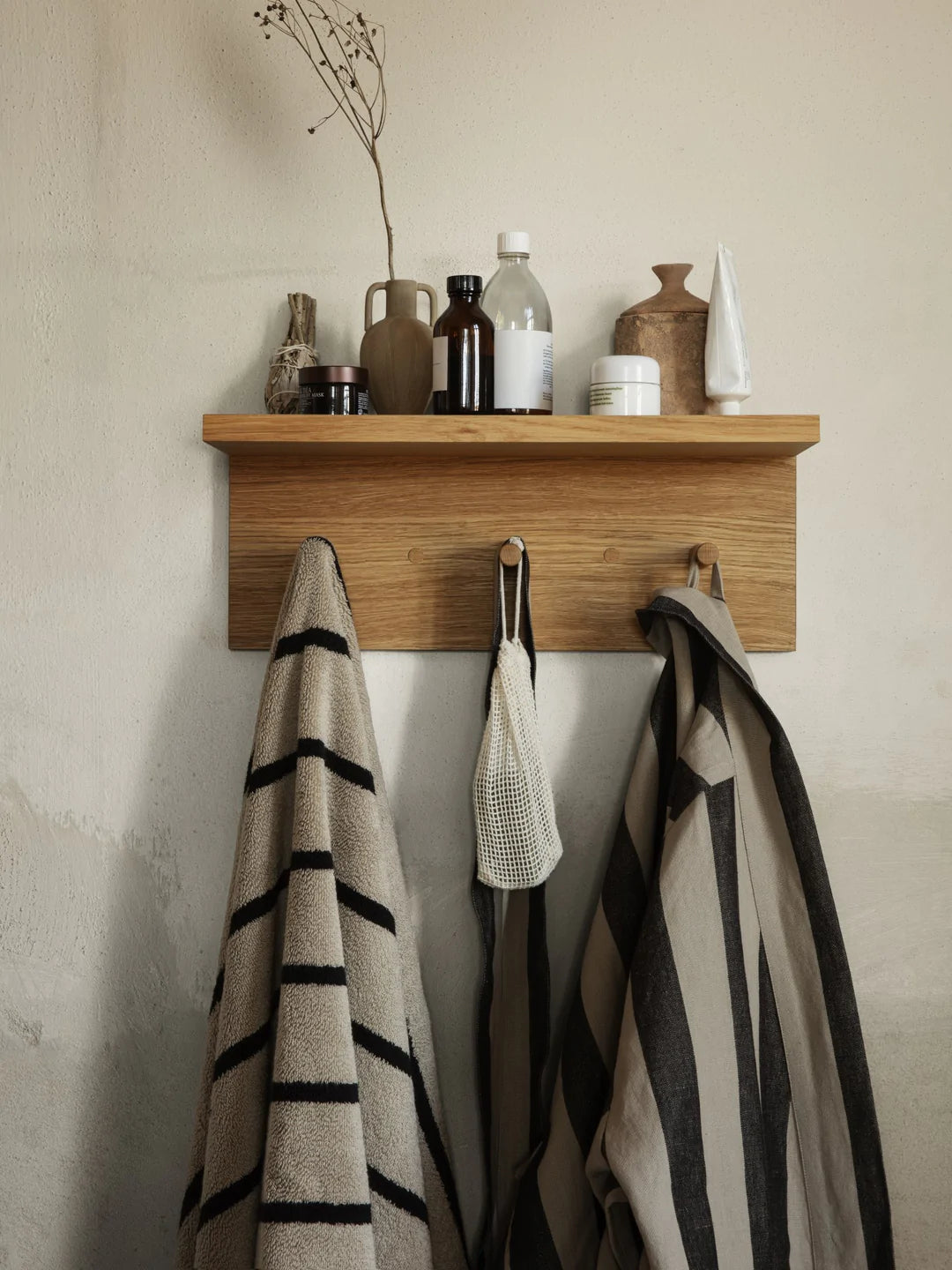 Alee Bath Towel - Sand/Black
