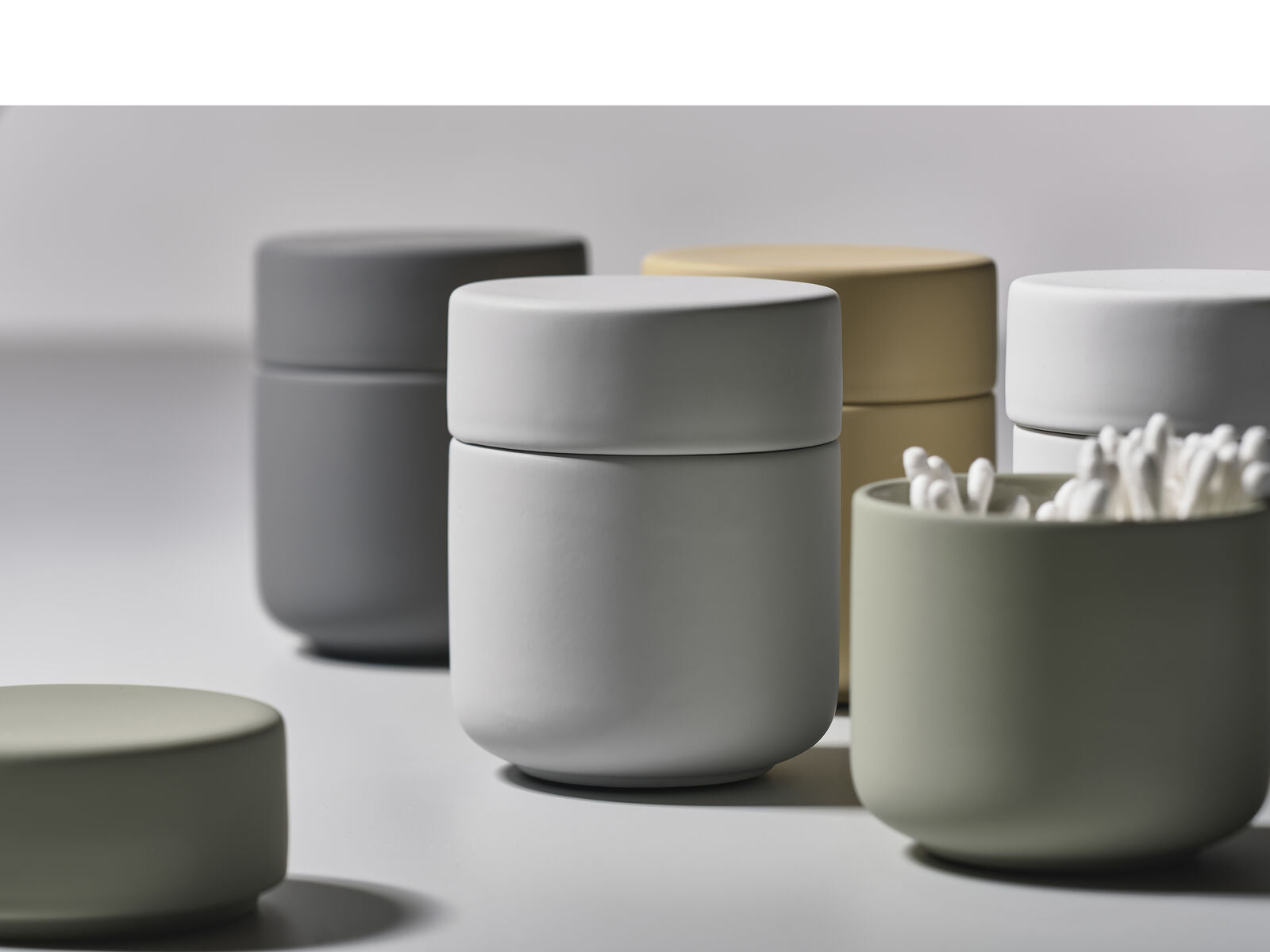 Zone Ume Jar with Lid - White