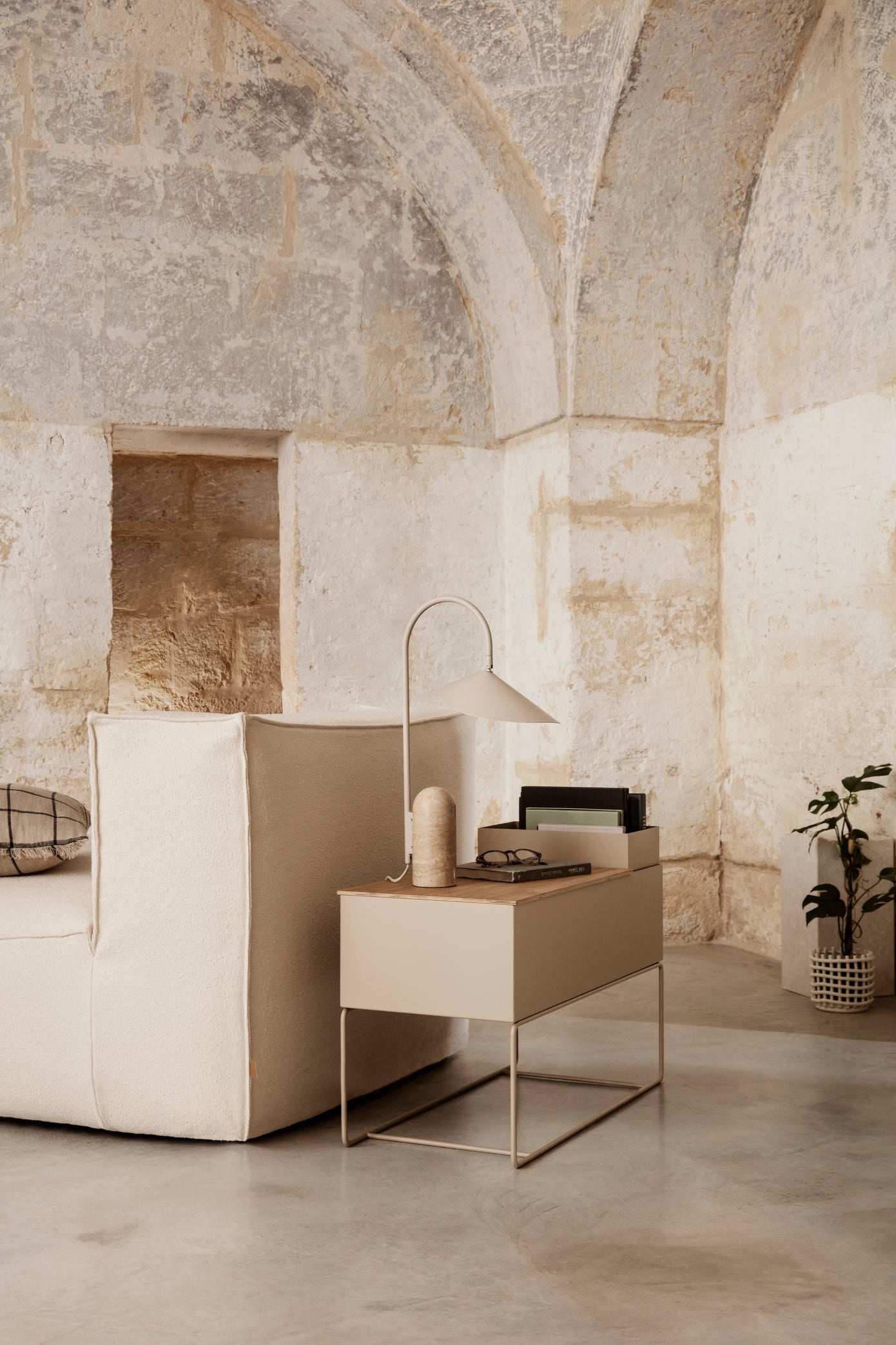 Arum Table Lamp - Cashmere