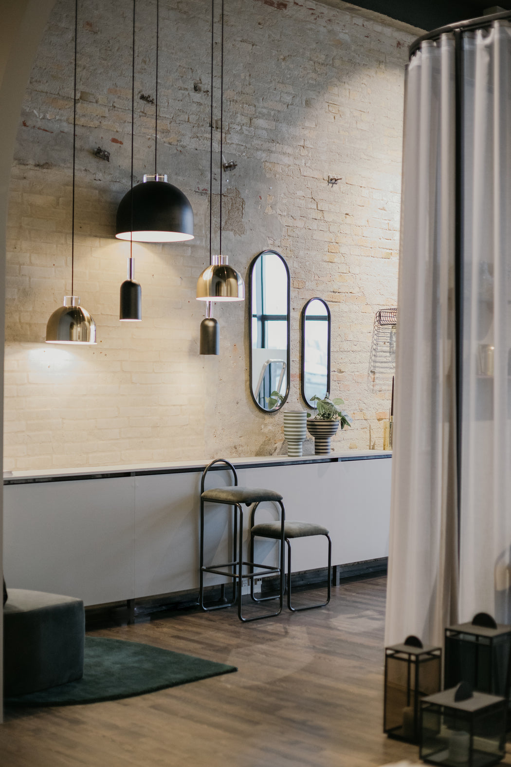 Angui Mirror Anthracite