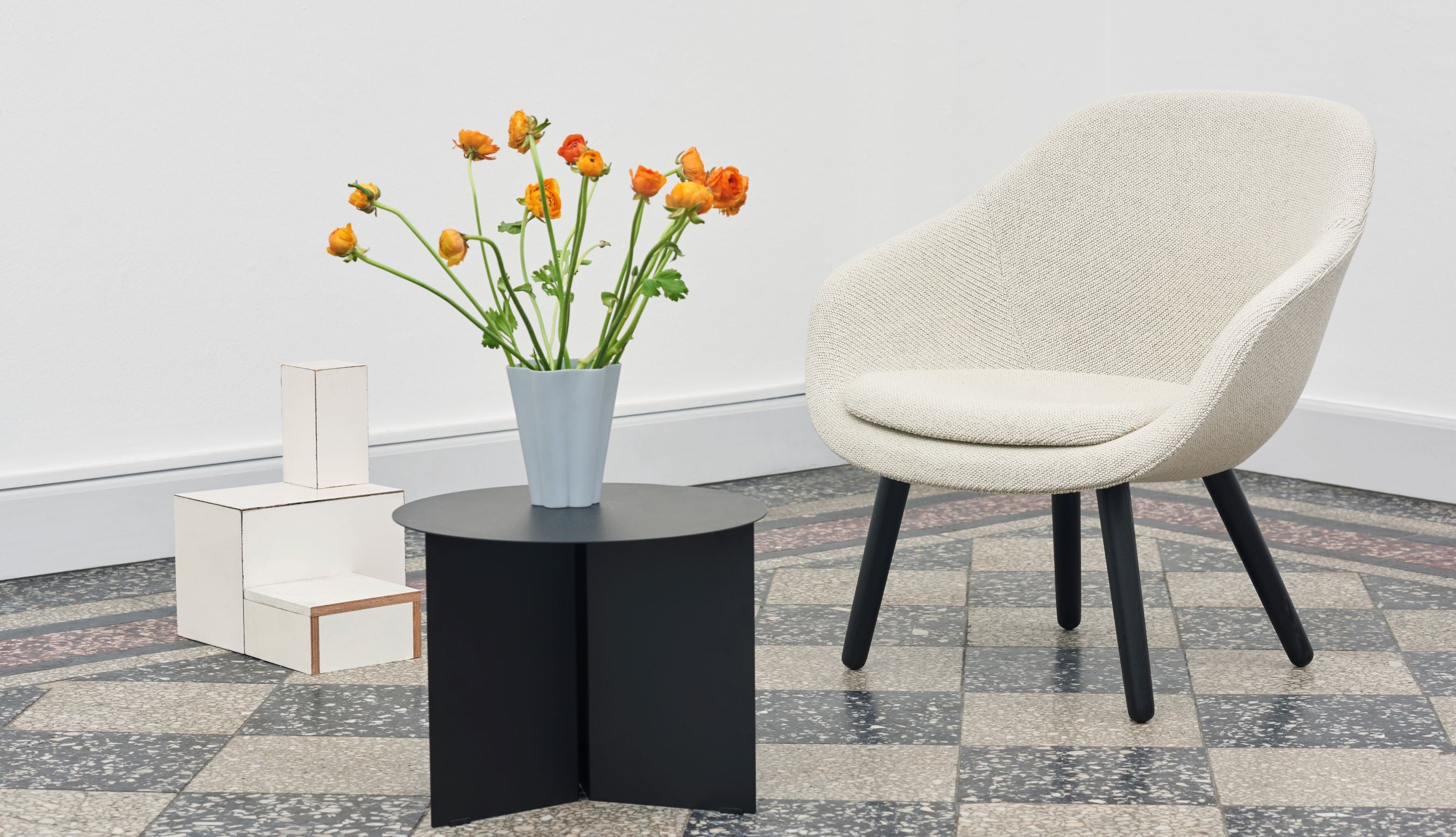 Round Slit Side Table - Black