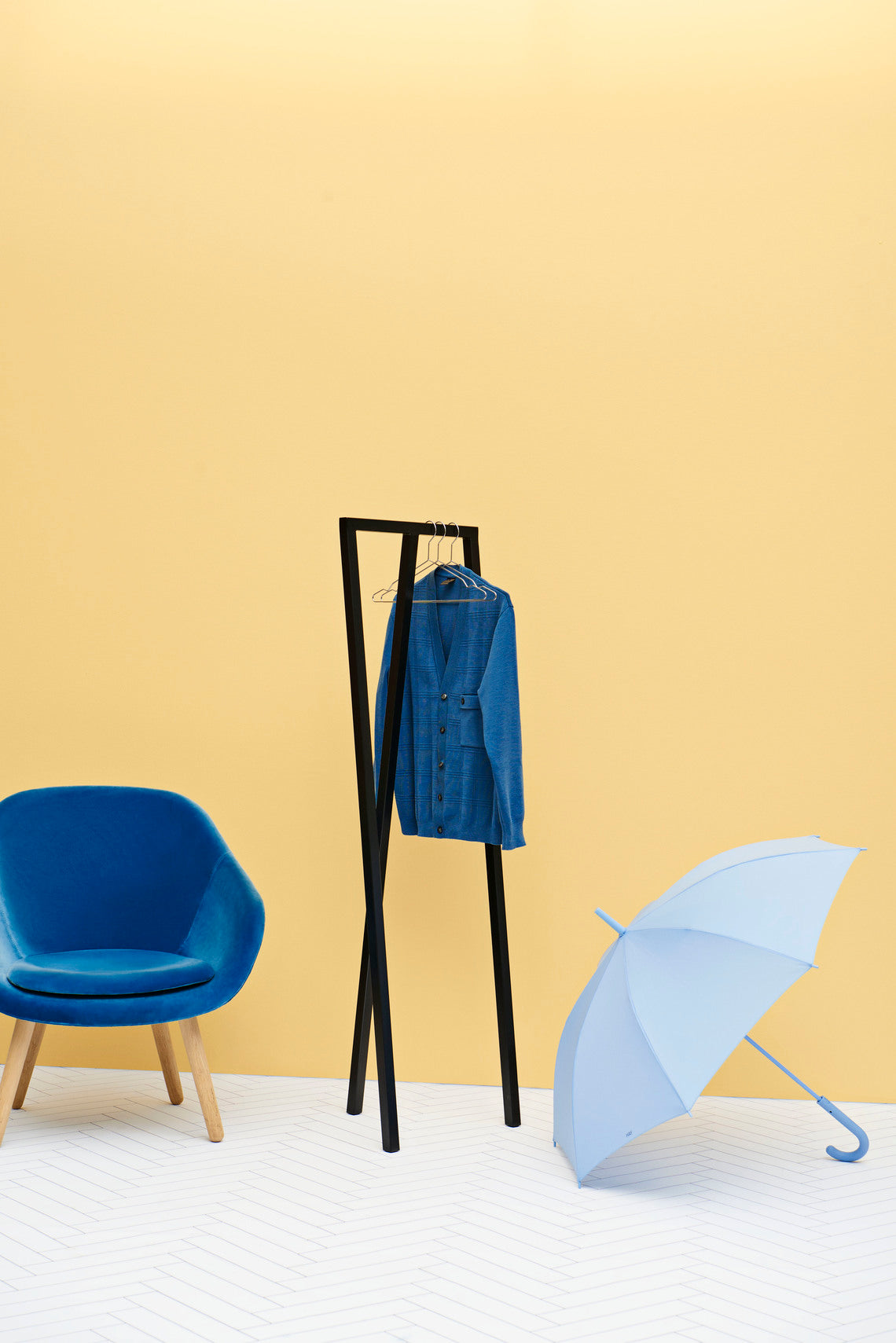 Loop Stand Hall - Black