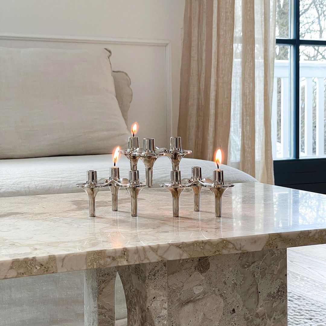 Androgyne Lounge Table, Kunis breccia sand