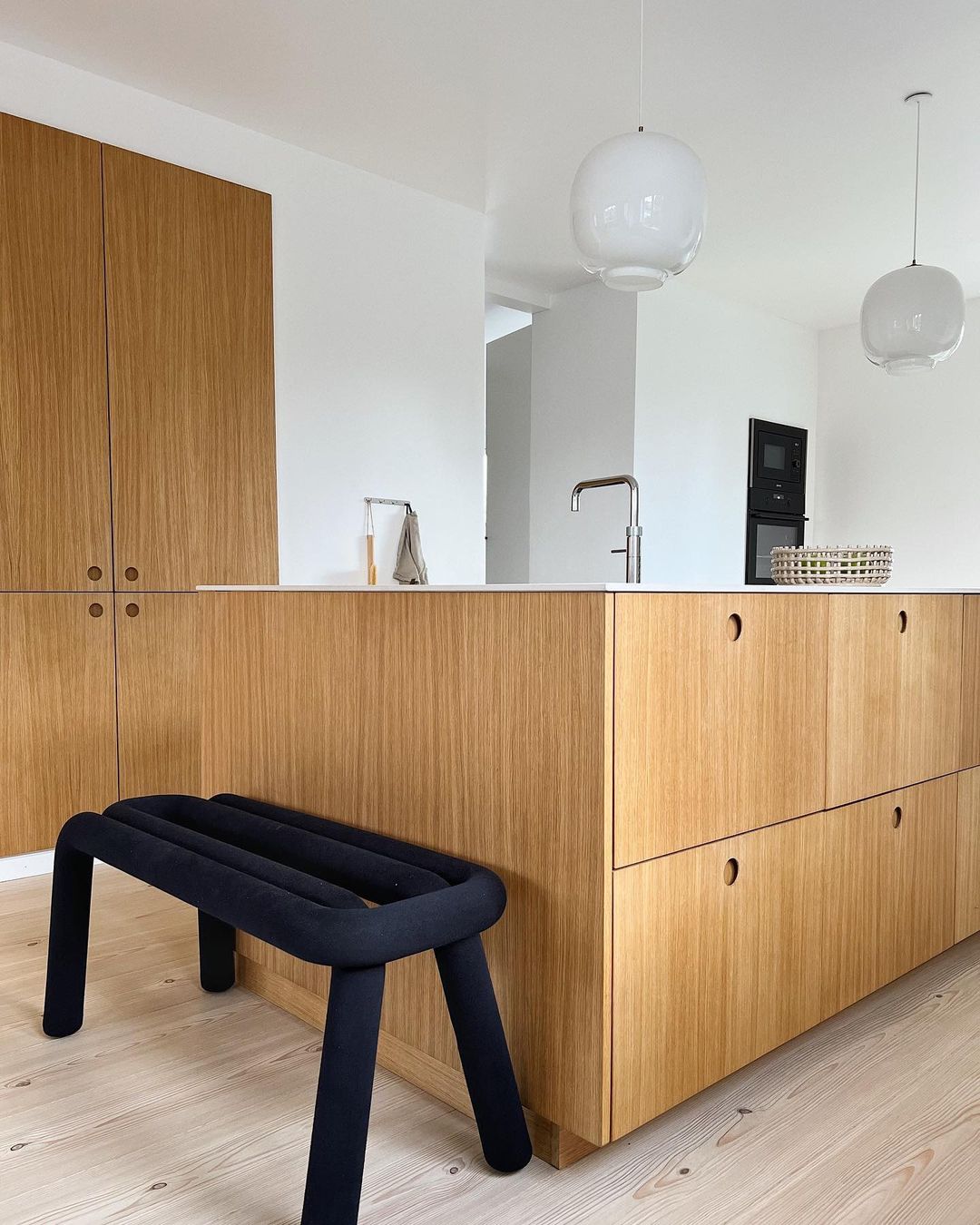 Bold Bench - Black
