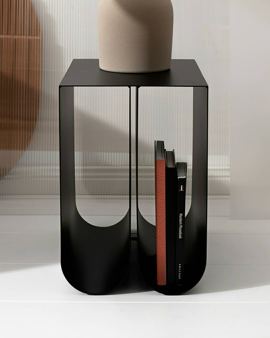 Curved Side Table - Black